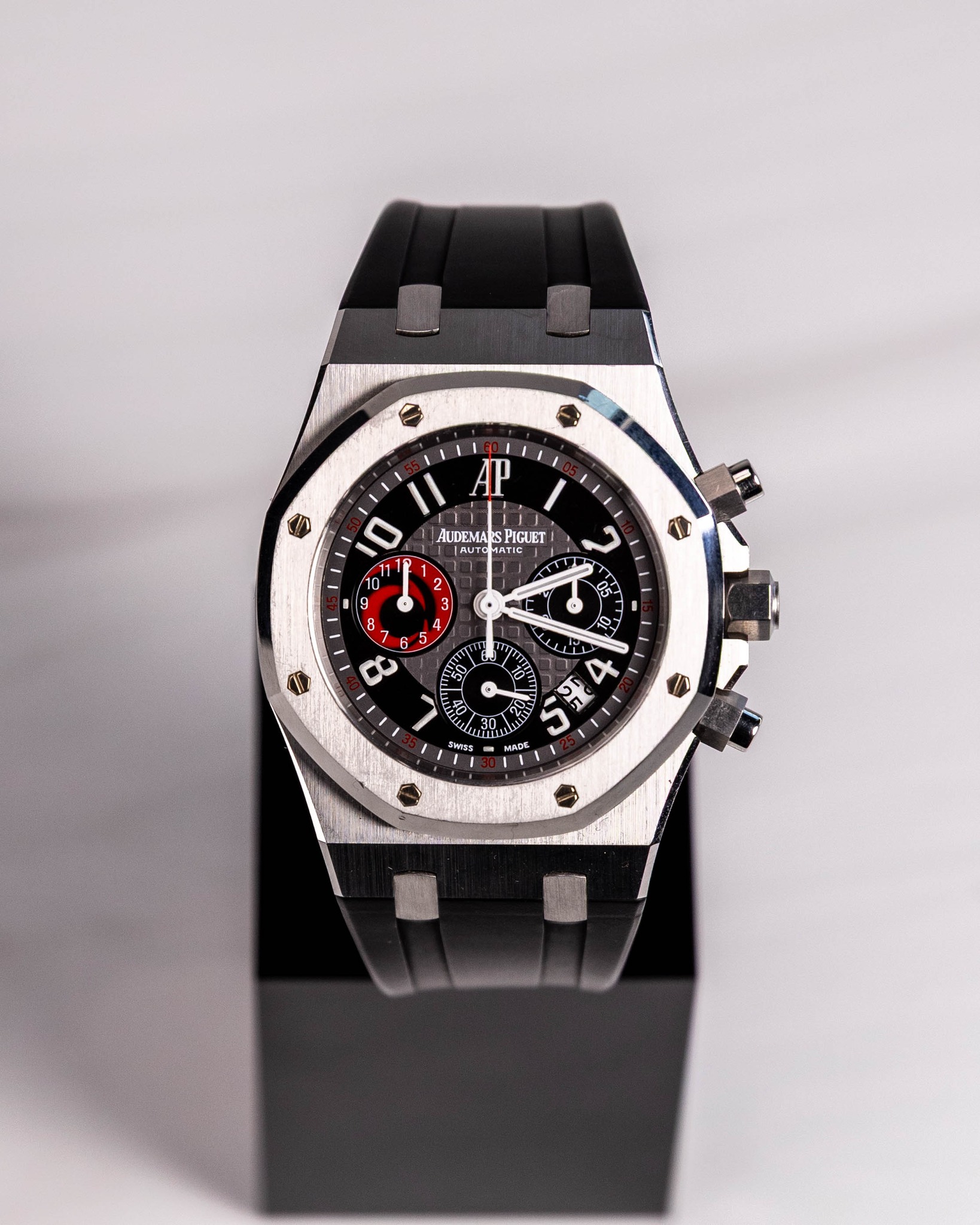 May be an image of wrist watch and text that says 'AP 0 P AUDEMA ALDEMATSPIGLET PIGUET S 2 3 4 O S 107 i 4 25 25 م 7 0? - 2 ፖስቁ T ب MAD илoc mSS M'