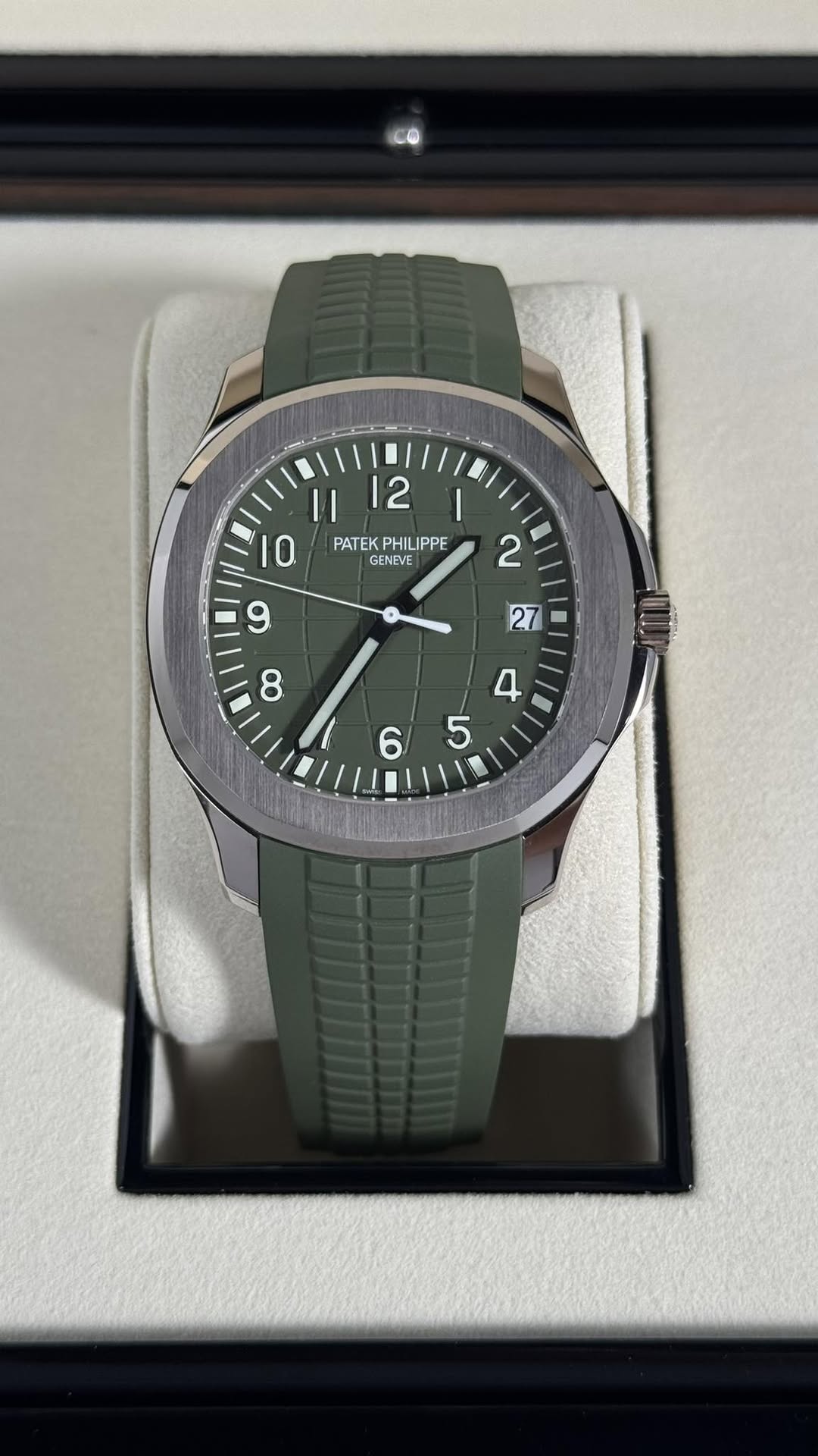 No photo description available.
