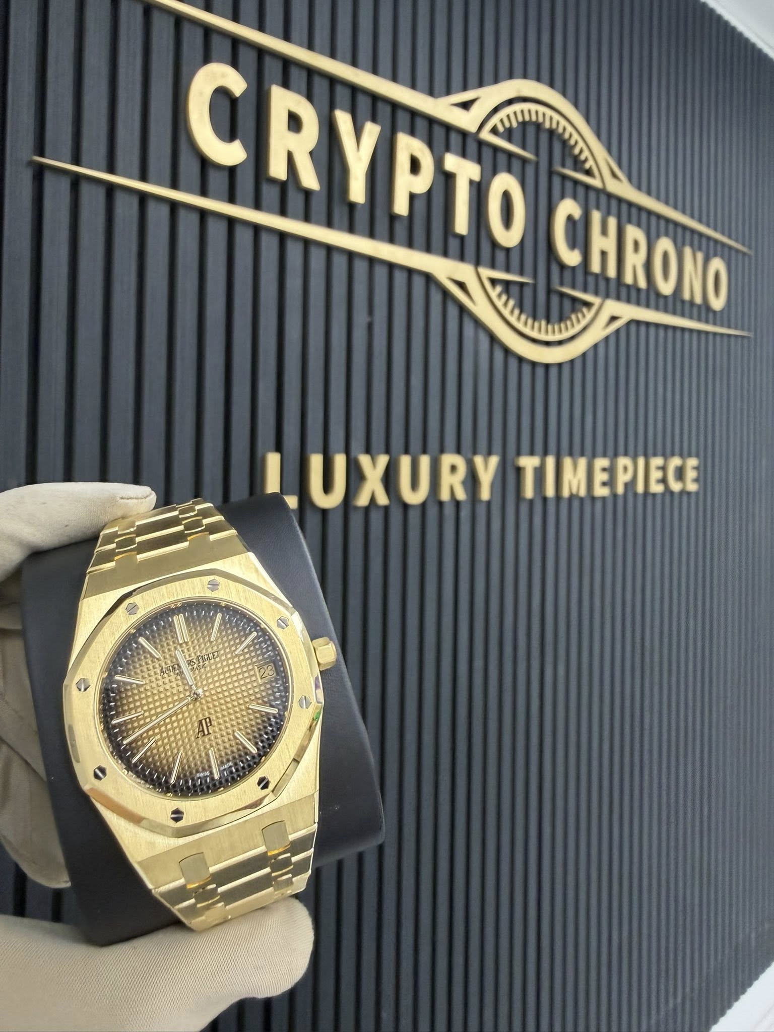 May be an image of wrist watch and text that says 'CRYPTO CHRONO LUXURY TIMEPIECE S ۵ 2 ٥ AP'