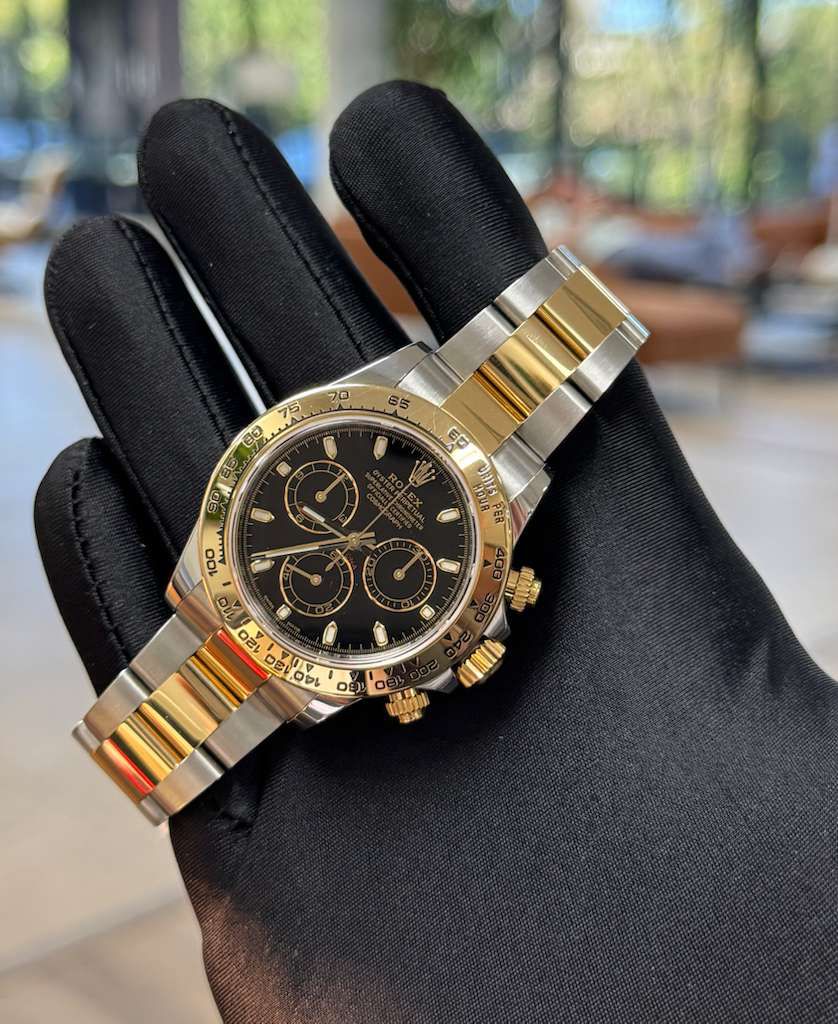 May be an image of wrist watch and text that says ' B5 意 0 0 60 CHE? ® 1 100 m0 4 DA ㅇ 120 اب וסם OE 0 0Ο VINI'