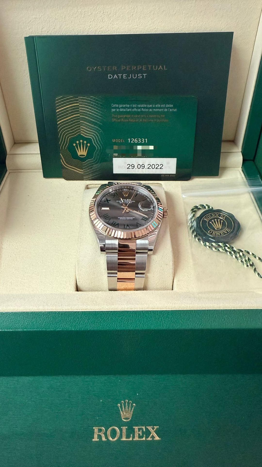 No photo description available.