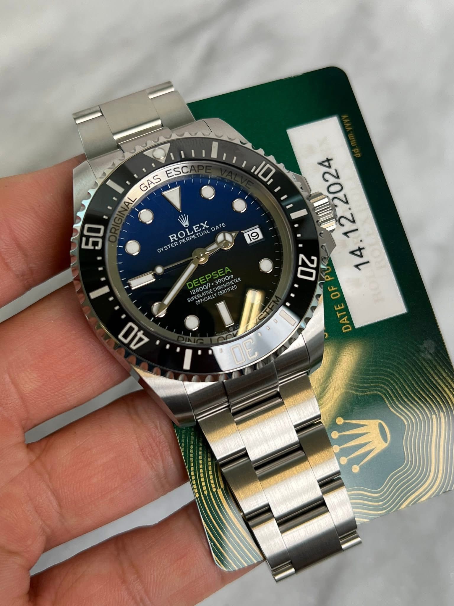 May be an image of wrist watch and text that says 'ESC GAS AL 10 50 YSTERPERPETUAL ROLE ROL ROLEX PERPETO LEX DATE V 14 DATEOF DAT OF 40 O ATE D0'