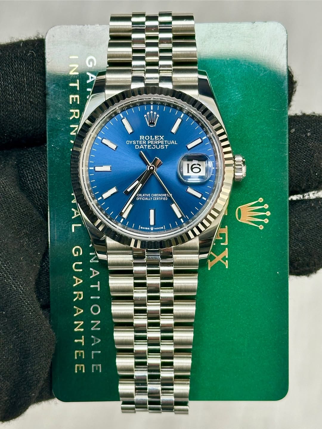 May be an image of wrist watch and text that says 'INTERN G GA ROLEX OYSTERF OYST PERPETUAL YTERRETUAL DERPE TUAL PERPET DATEJUST 16 ERLATIVE CHRCMO4ET FOALLYCERTFED รล MADE .인, EX…