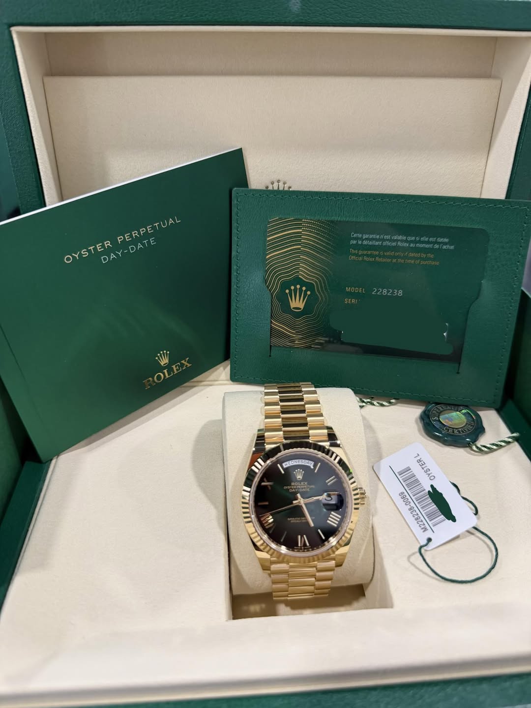 No photo description available.