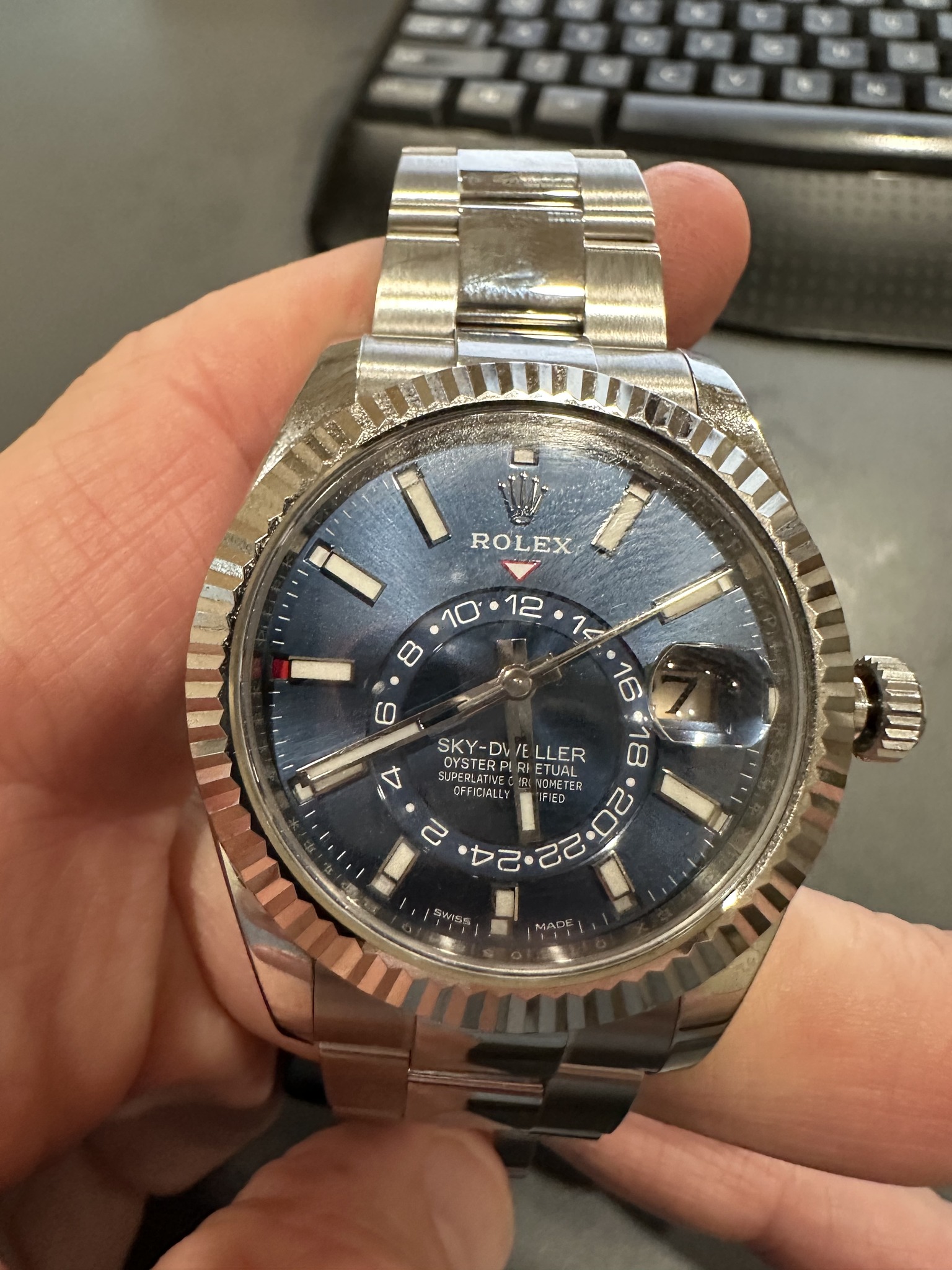 May be an image of wrist watch and text that says 'M NSR ROLEX 10· ه 16 Ю A SKY-DW/ SKY-DW/ELLER LLER OYSTER SDERER OYSTERPI SUPERLAT SUPERLATIVE ALATDE NCM SICA CMETE IFIED a…
