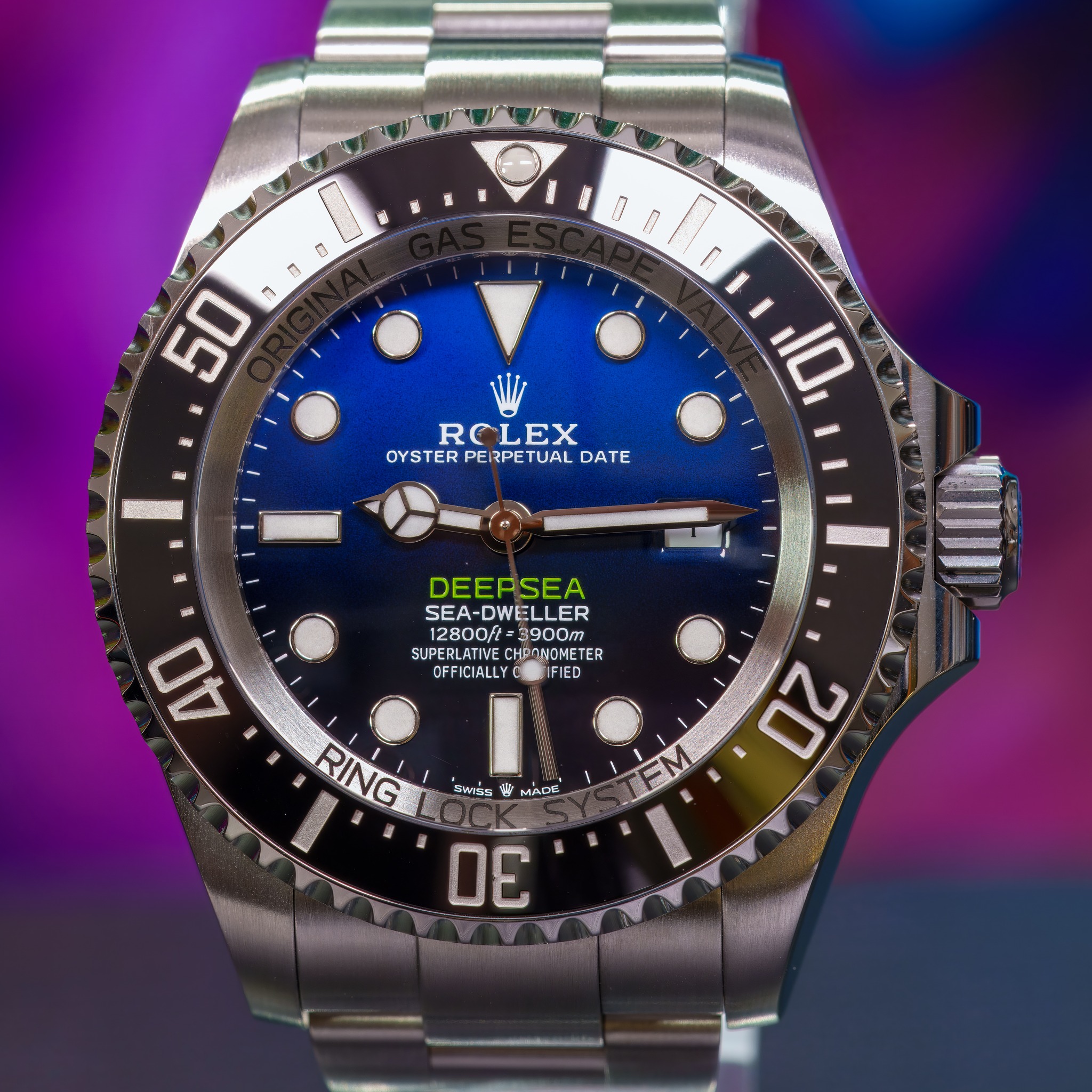 May be an image of text that says 'បី 0 0 3 50 ซ ROLEX OYSTERF OYSTERPERPETUALDATE PE ERPETUAL DATE 10 DEEPSEA SEA-DWELLER 12800/t 12800/t-3900m 3900m SUPERLATI CHRONOMETER…