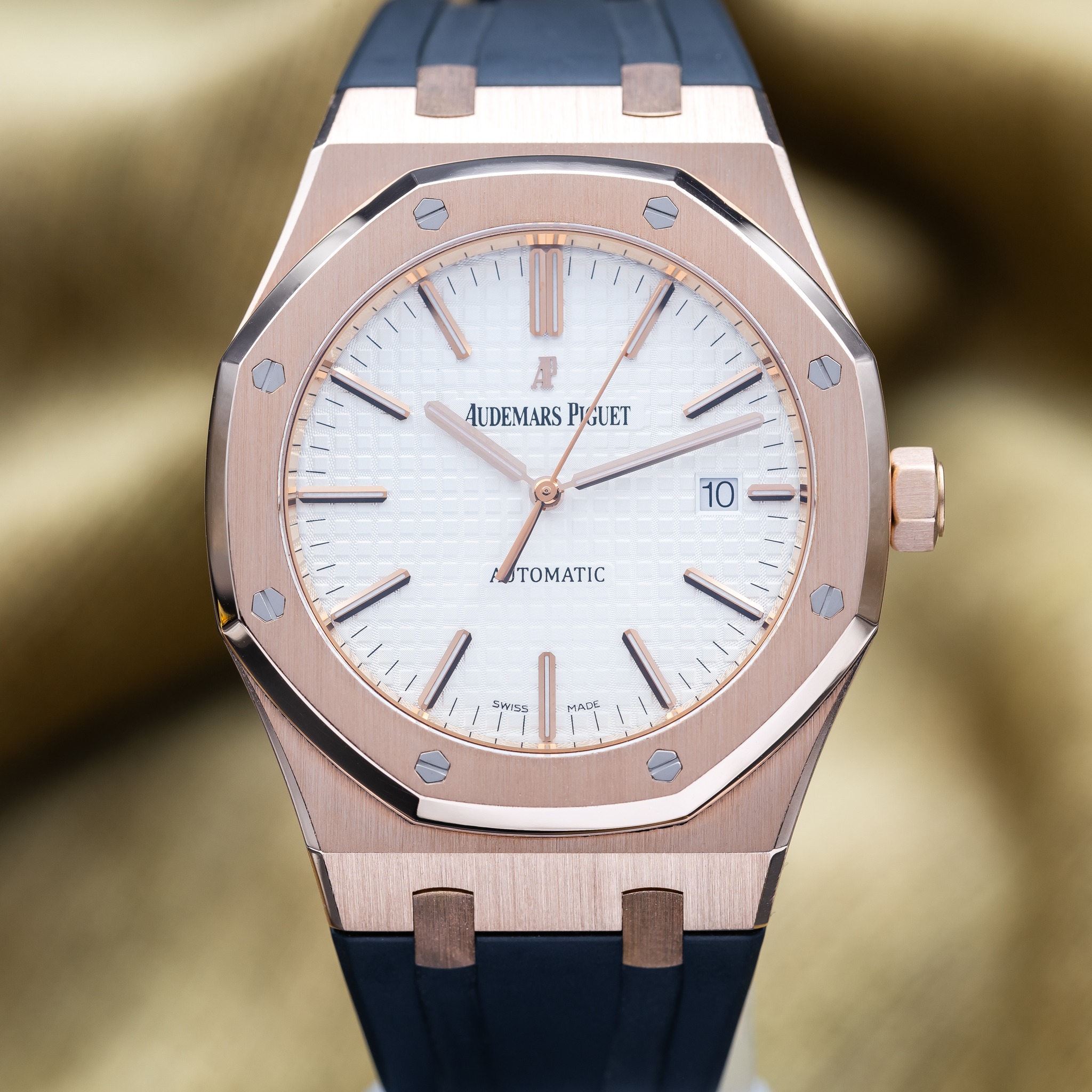 May be an image of wrist watch and text that says '1 IT A AUDEMARS PIGUET e 10 I ΑΟΤΟΜAΤΙΣ'