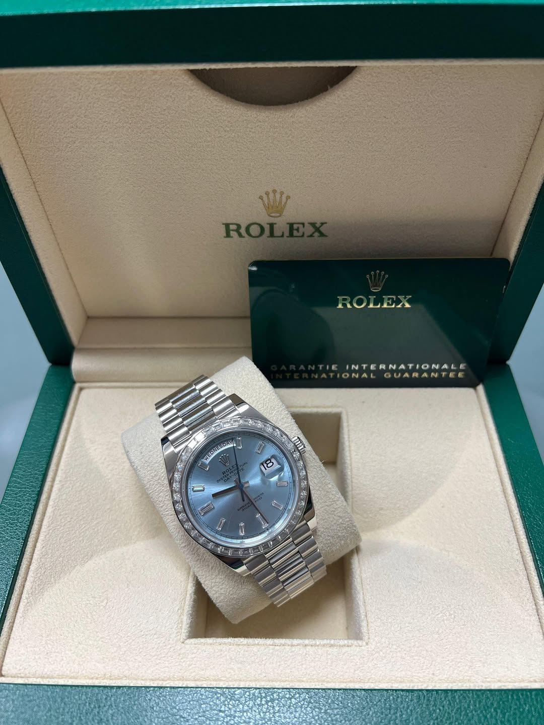 No photo description available.