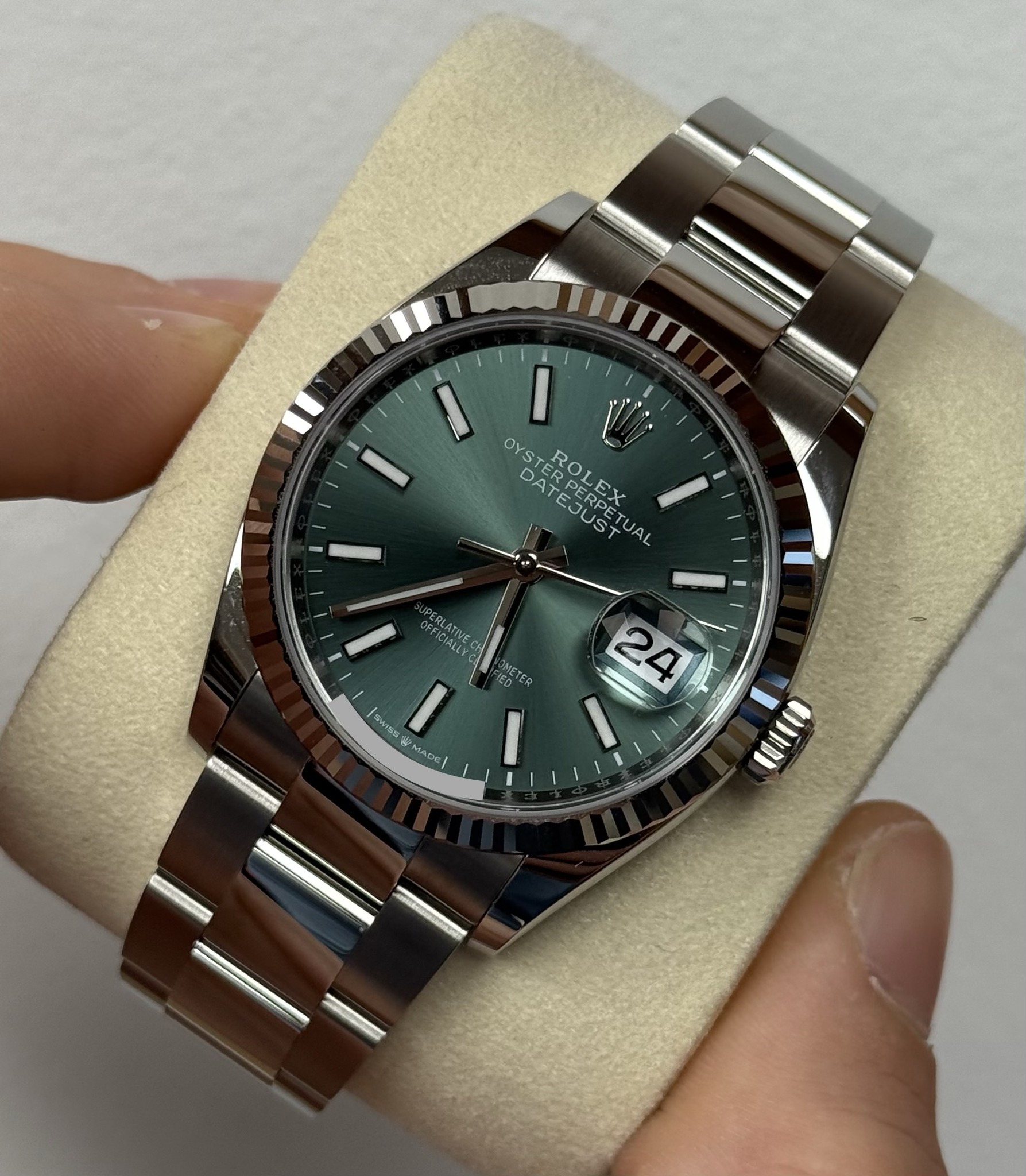 No photo description available.