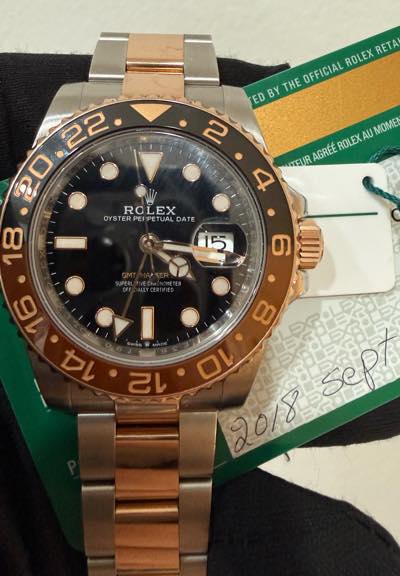 May be an image of wrist watch and text that says 'ROLEXRETA ROLEX RETA OFFICIAL ED EDBY BY THE 2 4 NEUR R AGRÉÉ ROLEX AU MoMΕ* 20.22. BO.BR 2 22. 20 ROLEX OYSTERPEIPETUALDATE ርያ…