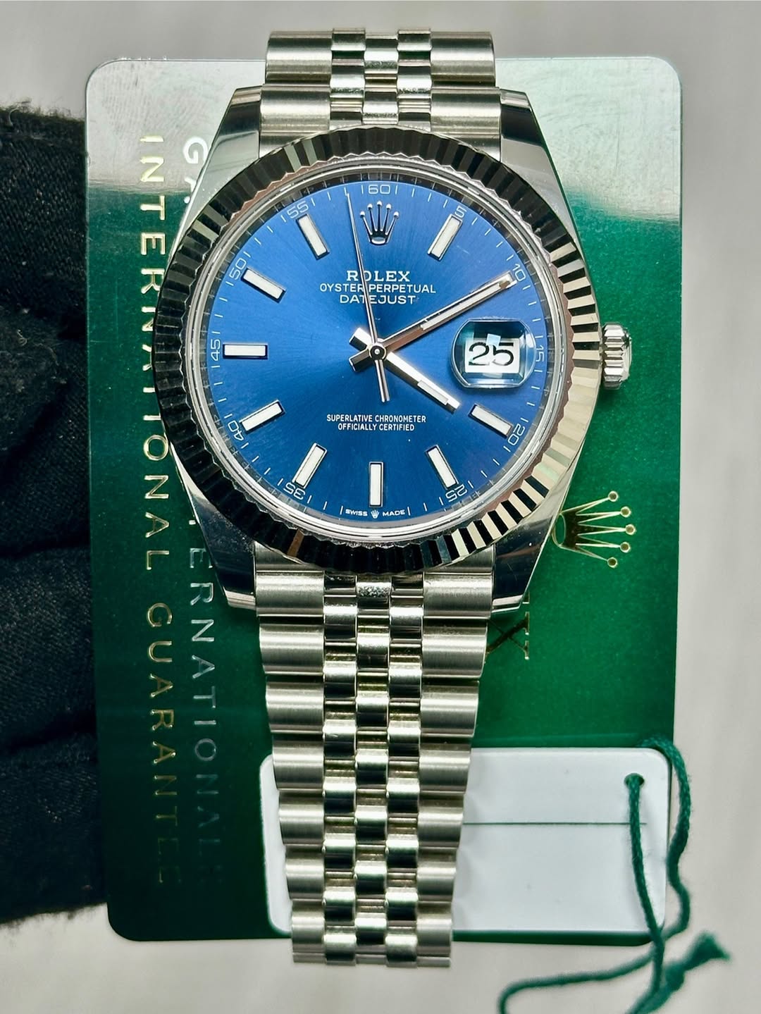 May be an image of wrist watch and text that says '60 55 5 E 1 NITEN NI 50 45 I ROLEX OYS OYSTERPE OYSTERIPERPETUAL TERPERPET PERPETUA TUAL DATIE FOUST JUS 10 25 40 SUPERLATIVE…