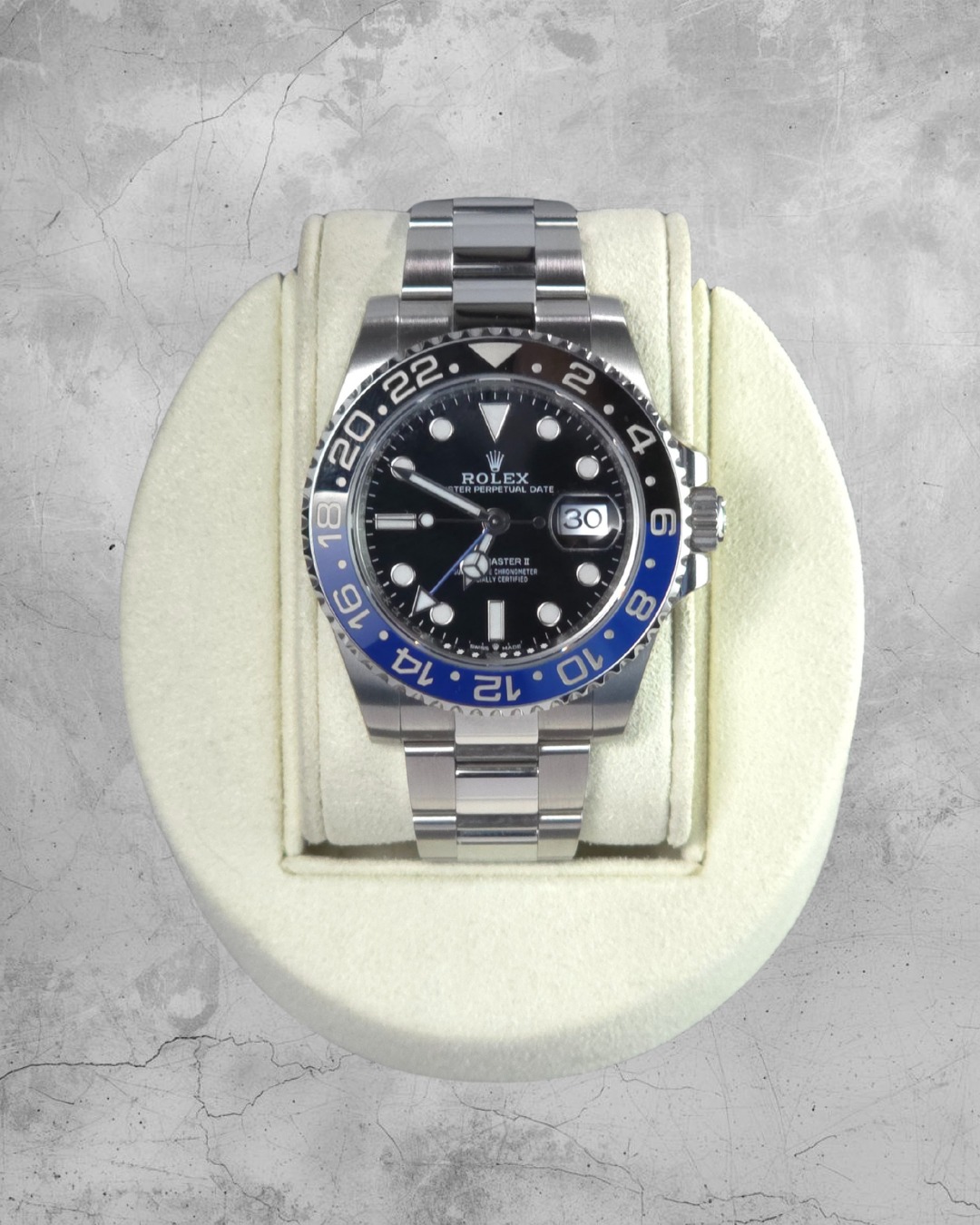 May be an image of wrist watch and text that says ' ROL ROLEX EX X TUNL 18 30 STERE โข ใญ 12'
