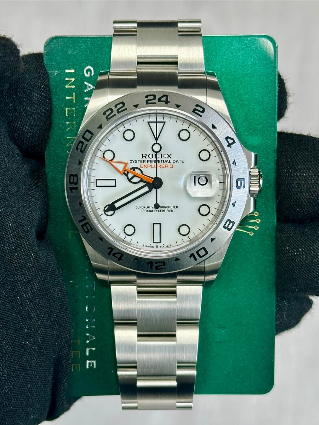 May be an image of wrist watch and text that says 'TCH IN INTC ® O O 4 O RO EX OYSTER OYSTERPER OYSTERPERETUALDATE ETUALD ROLEX DATE ό EXPLO RER 10 6 SUPERLATN ARONOMETER ER…