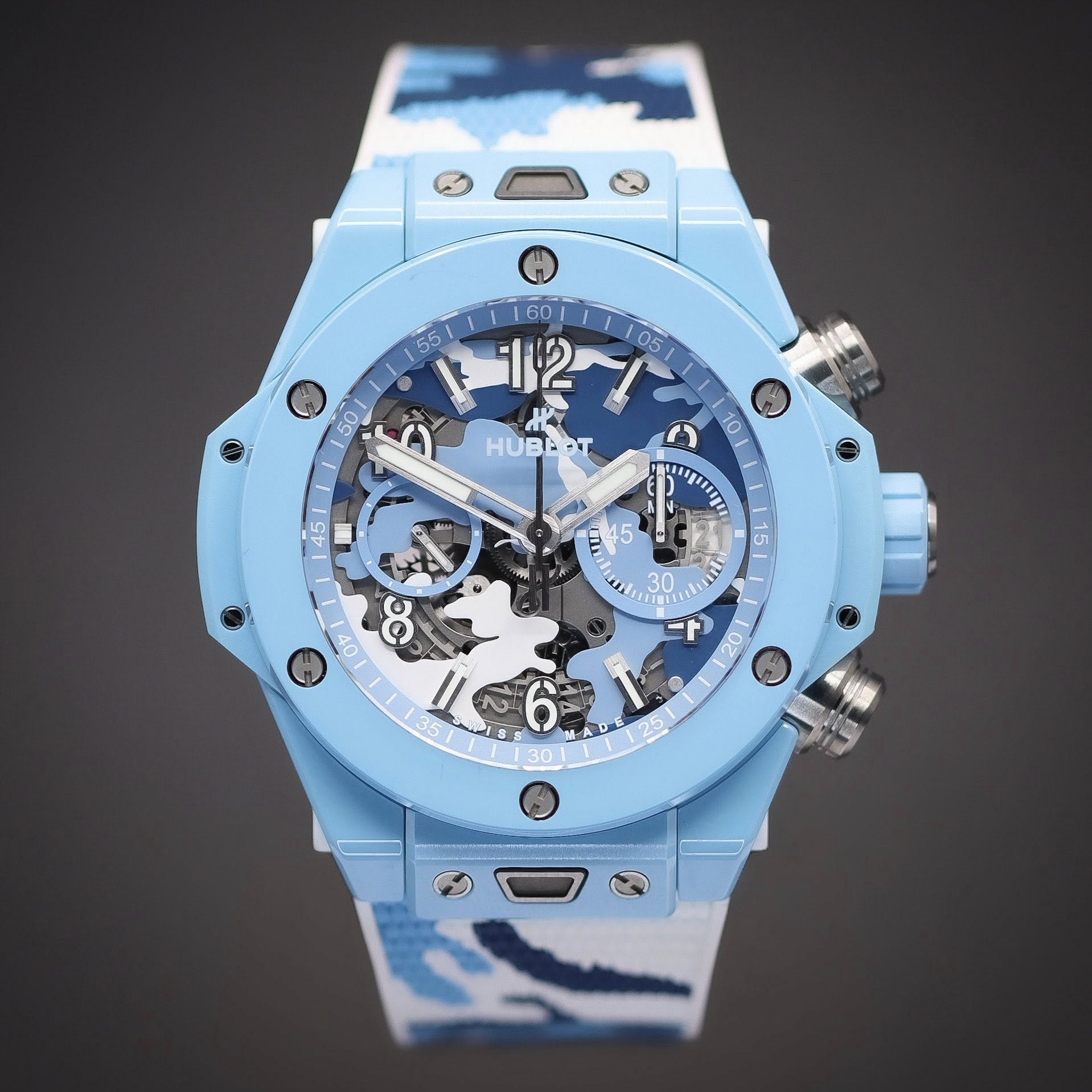 May be an image of wrist watch and text that says '05 60 55/ F 12 HUBE- - 50 45 10 ក្អូមឡូល وولة 15 5 tnl र 30 : = 40 ও 20 0 35 M 25'