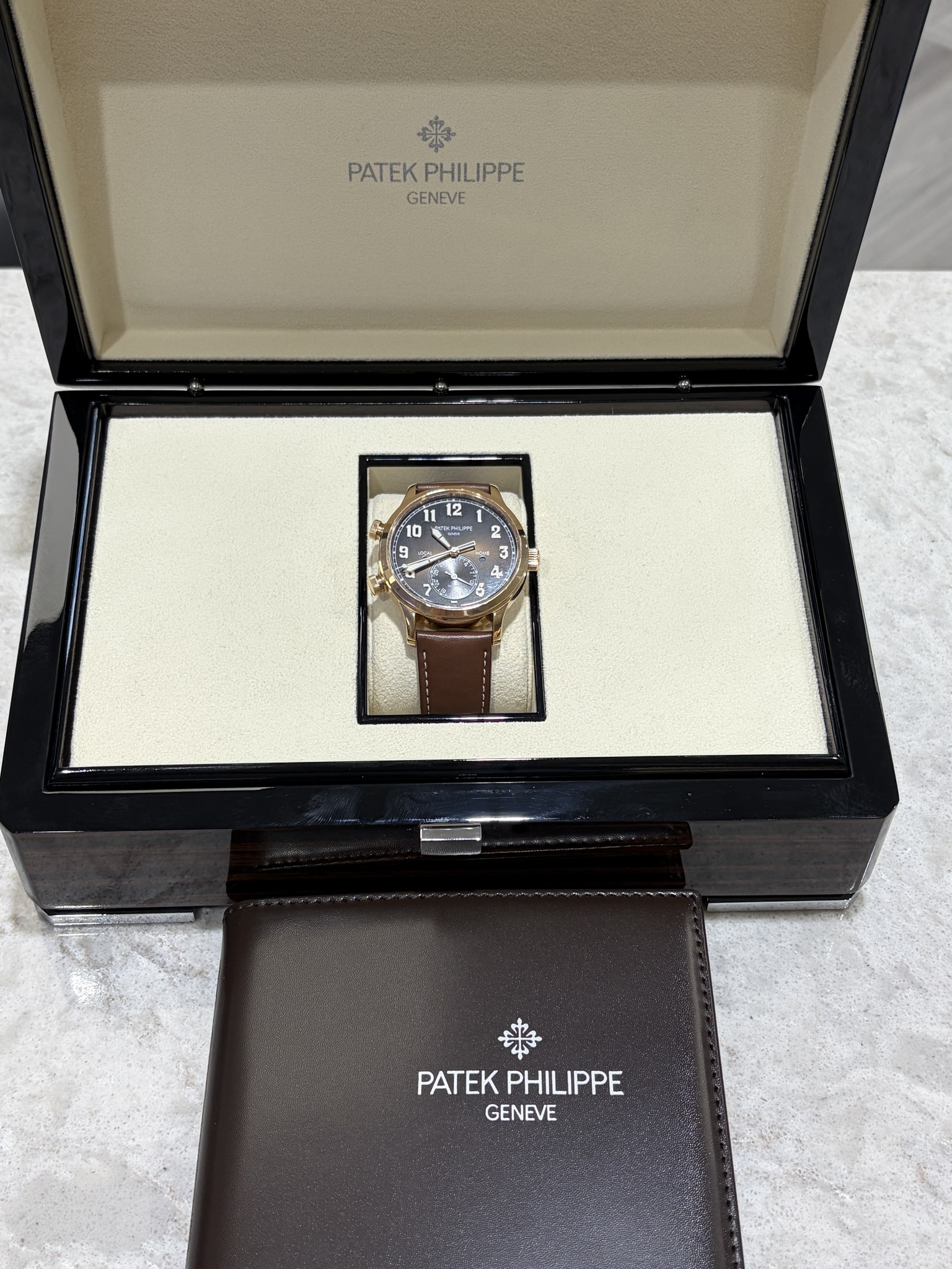 May be an image of wrist watch and text that says 'PATEK PATEKPHILIPPE PHILIPPE GENEVE 型用 s num 9 S 2 2 3 4 ته و 1 PATEK PHILIPPE GENEVE'