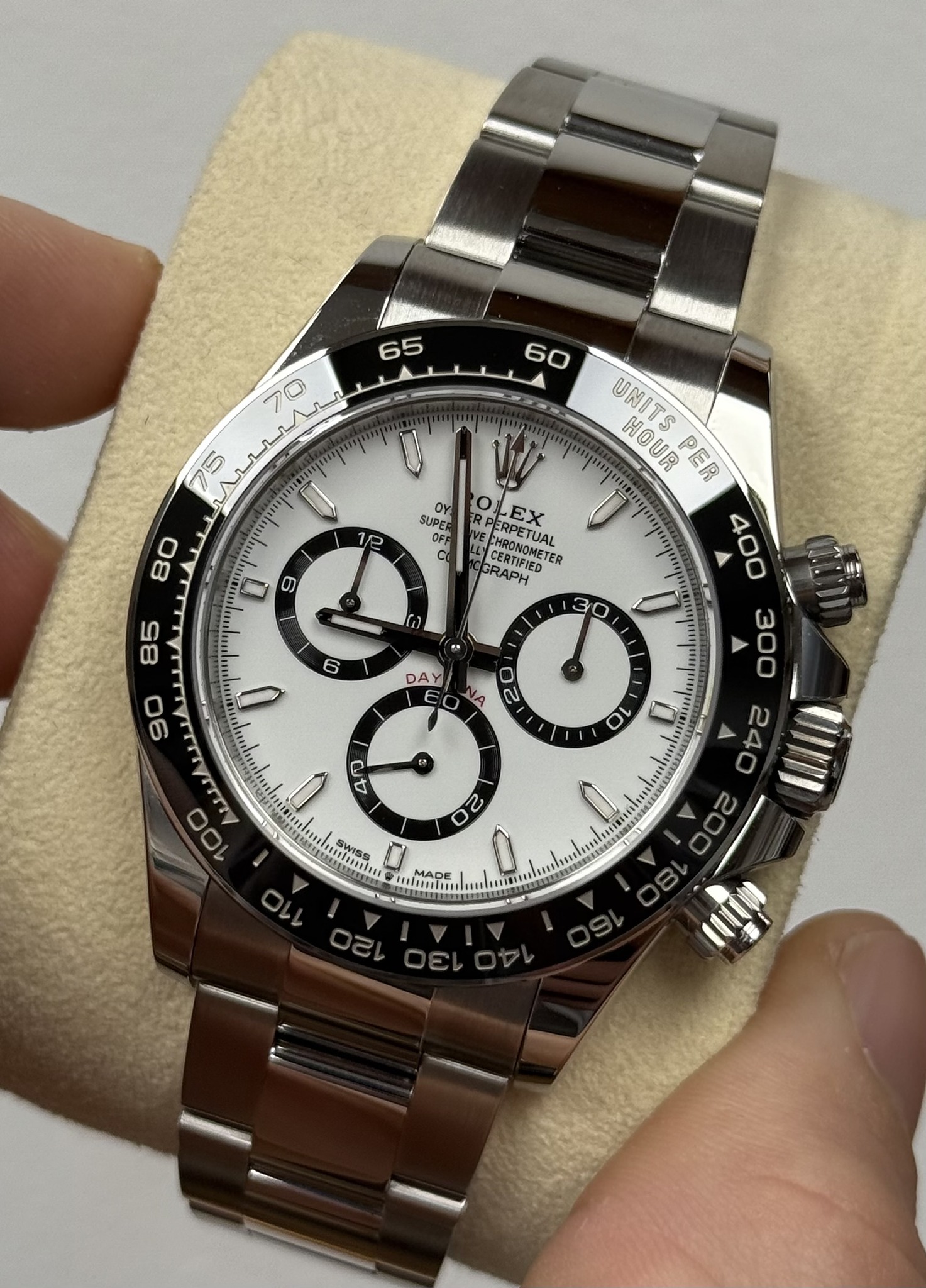 May be an image of wrist watch and text that says '65 الا LhA 60 70 75 ሞጣ U 1/2 D 9 SUPER OFF RP PERPETUA EX CERTIFIED CHRONOME CHRONOMETE RPETUAL RPETUAL CERTIFIED ER GRAPH 80…