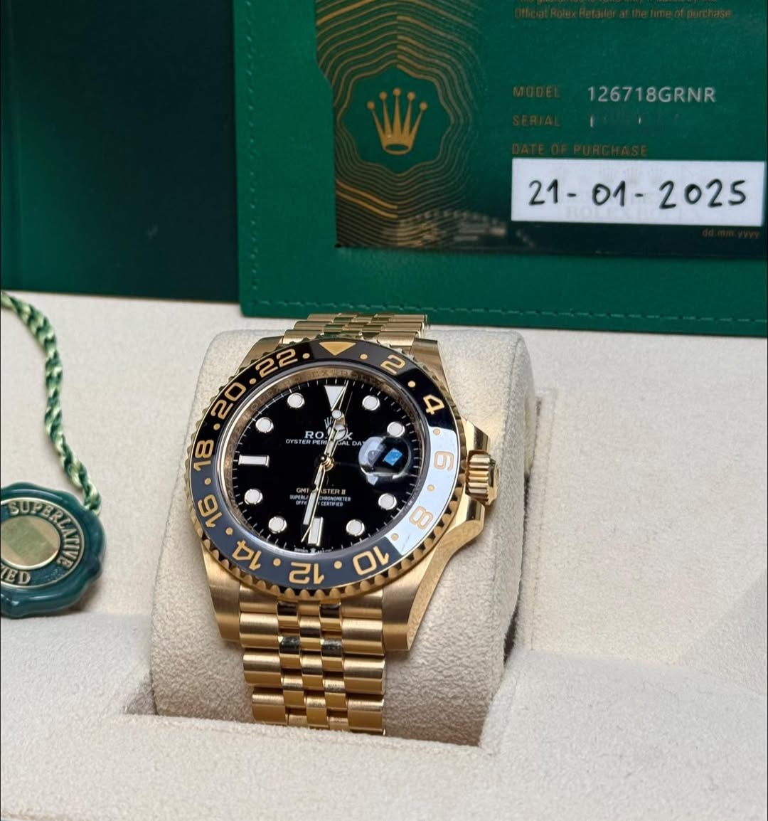 May be an image of wrist watch and text that says '126718GRNR 8GRNR ٢ - RO. STERE S • 6 OID ठागा ED 80 10 12 中トーー'