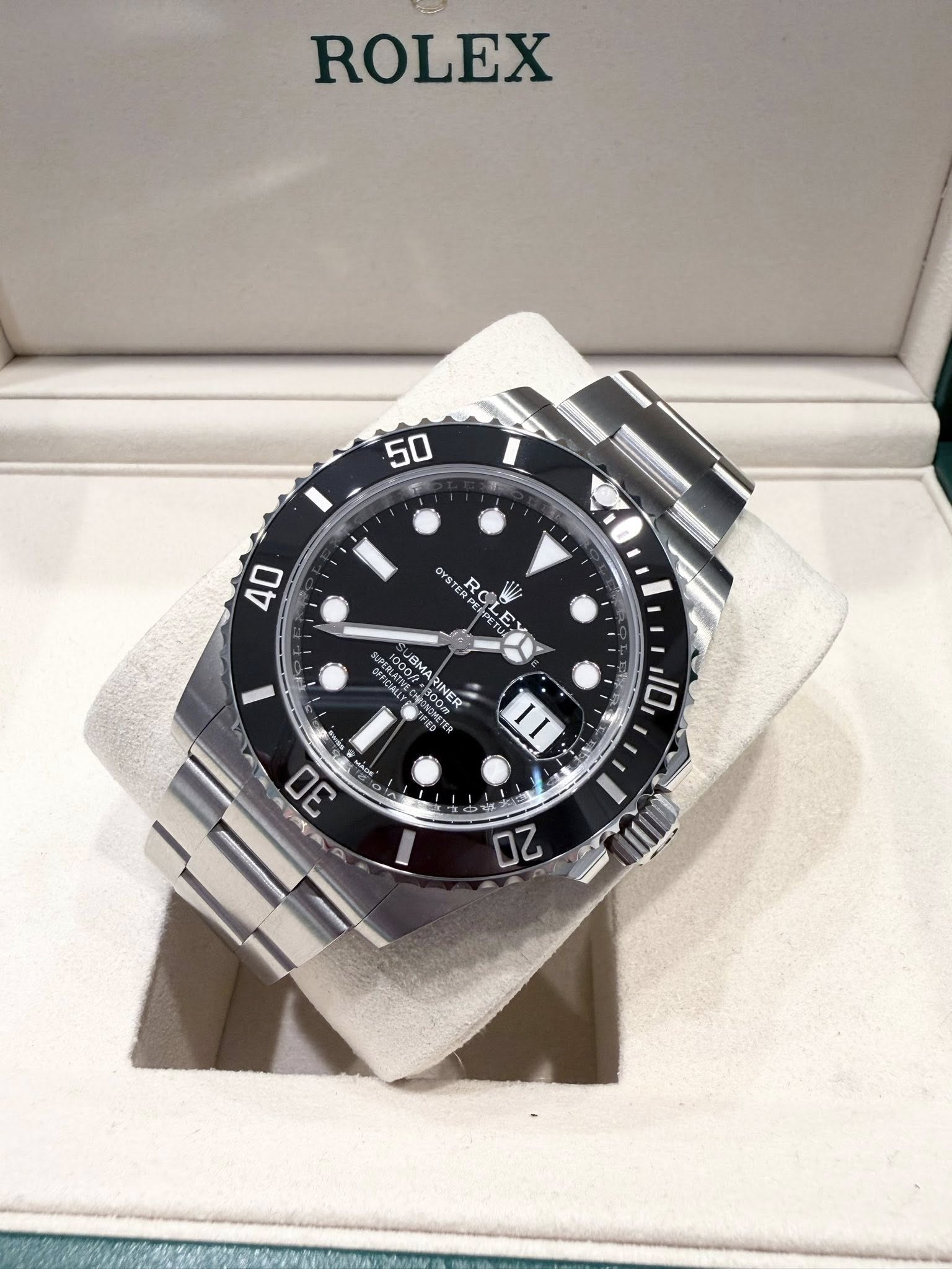 May be an image of wrist watch and text that says 'ROLEX 50 40 OYS ROLE ROLE RO OoOe -ΘΜΑ BMARINE 500m INER NE ONOMETE ေ INER 11 ,10 30 D I 20'