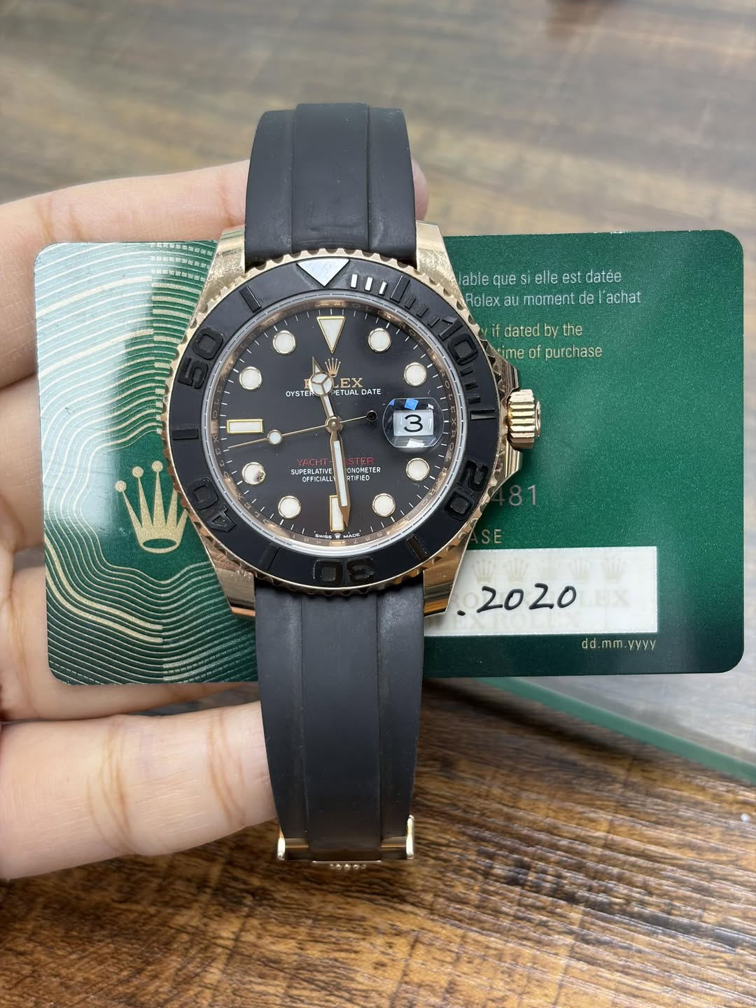 May be an image of wrist watch and text that says 'able que si elle est datée Rolex Ralexaimoment.del'achat au moment de achat if dated by the time purch imeofpurchase nase CYSTE…