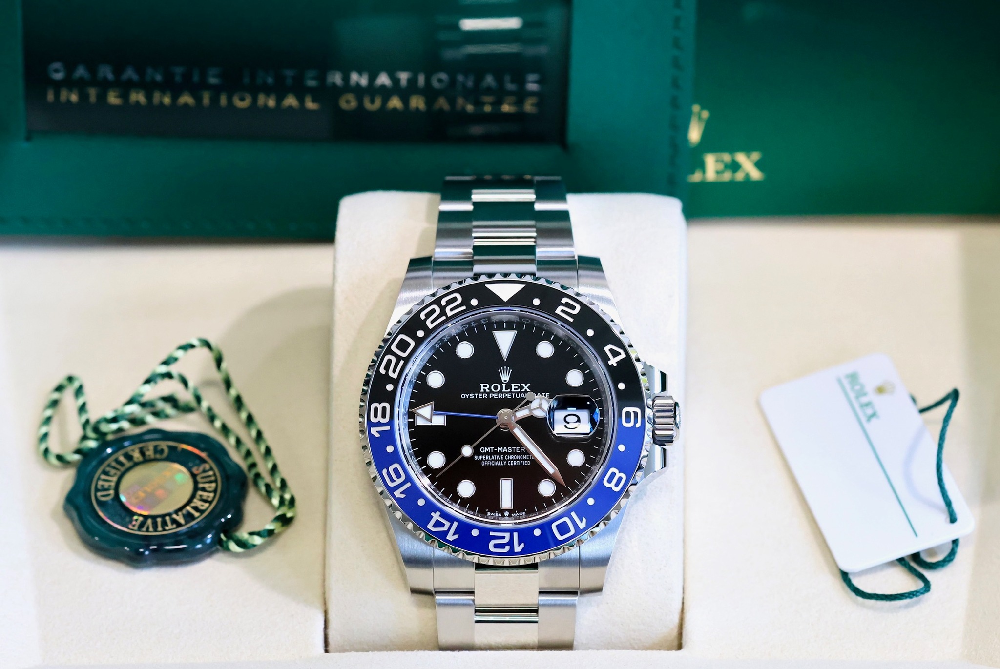 May be an image of wrist watch and text that says 'EX ROLEX ROL 已 RO L م DYSTE RPERPET FERPETU 작 CHT T-MASTE ASTE CFAMyEne pntes 6 ROLEX '