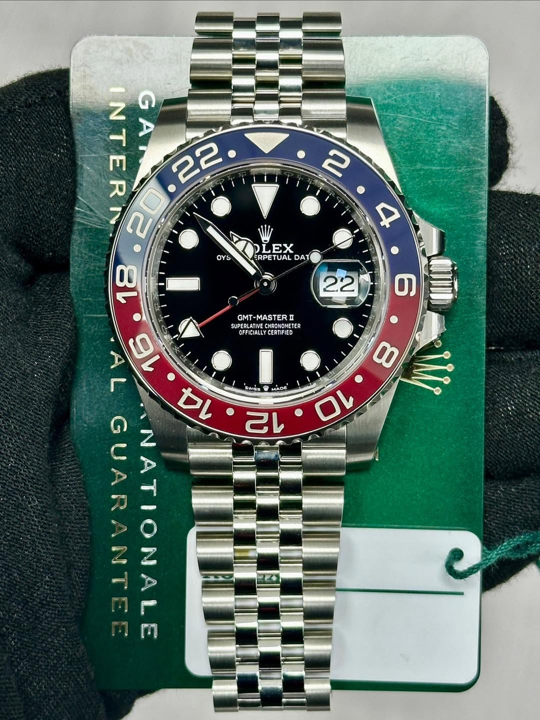 May be an image of wrist watch and text that says 'R 20 INTER E GAN ፍ OYS LEX RPETUAL DAT 22 GMT MT-MASTER SUPERLATIVE LATIVECHRONOMETE CHEONEMETER HRONOMETER ETER OFFICIALLY…
