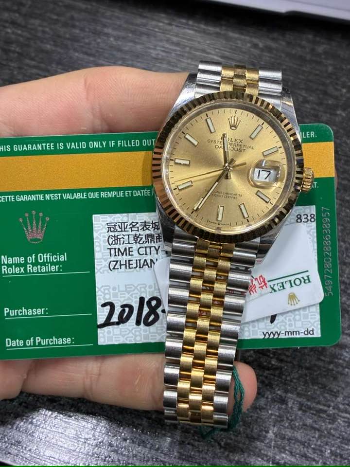May be an image of wrist watch and text that says 'GUARANTEE IS VALID ONLY IF FILLED OUT I OYST DA LEX FEX JUS OUS ミイクス UAL LER. ETTE GARANTIE N'EST VALABLE QUE REMPLIE ET DATEE…