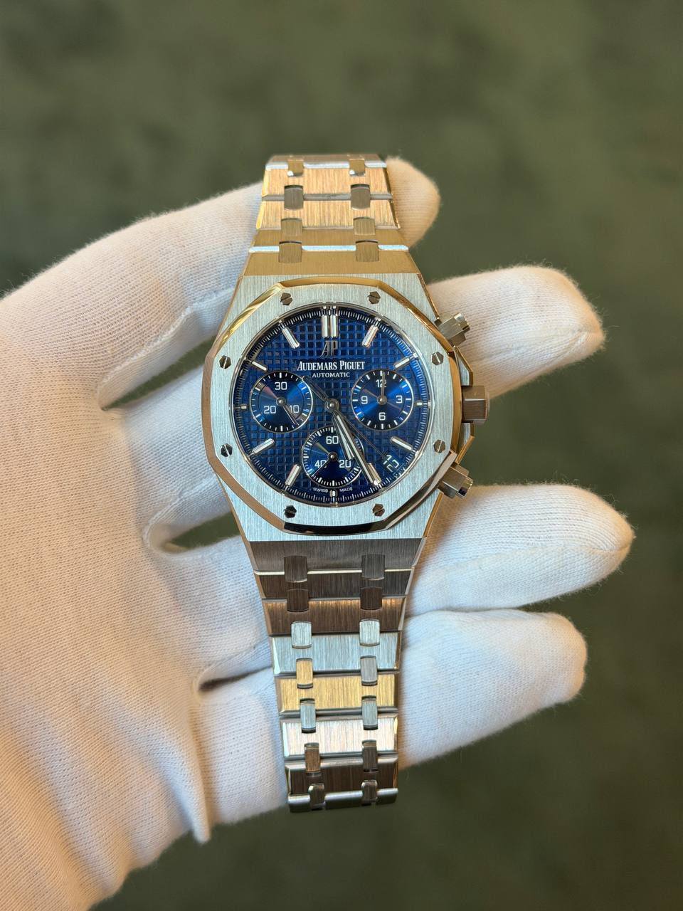 May be an image of wrist watch and text that says 'អន្តម្ស ਸਰ LDE UDEMARS LARS PIGUET TO6A HaTu u " E e 3- 3 2 ー D - 60 4 4 4D f A 2U J + 12'