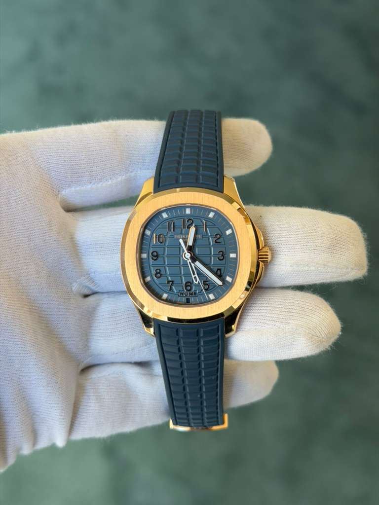 May be an image of wrist watch and text that says '10" TH2'
