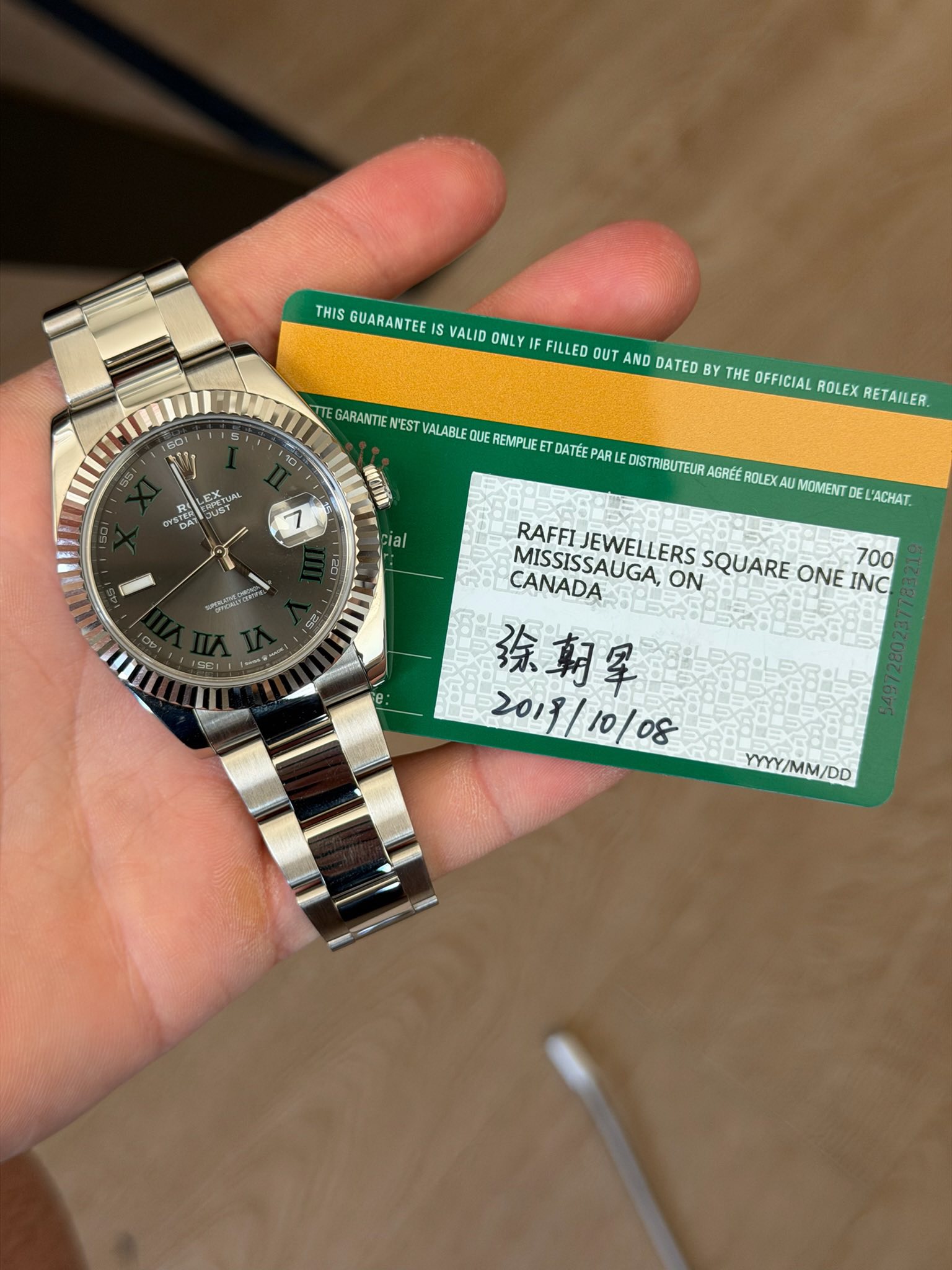 May be an image of wrist watch and text that says 'THIS GUARANTEE IS VALID ONLY IF FILLED OUT AND DATED BY THE OFFICIAL ROLEX RETAILER. 601 6O1 E GARANTIE NEST ALABLE QUE REMPLIE…