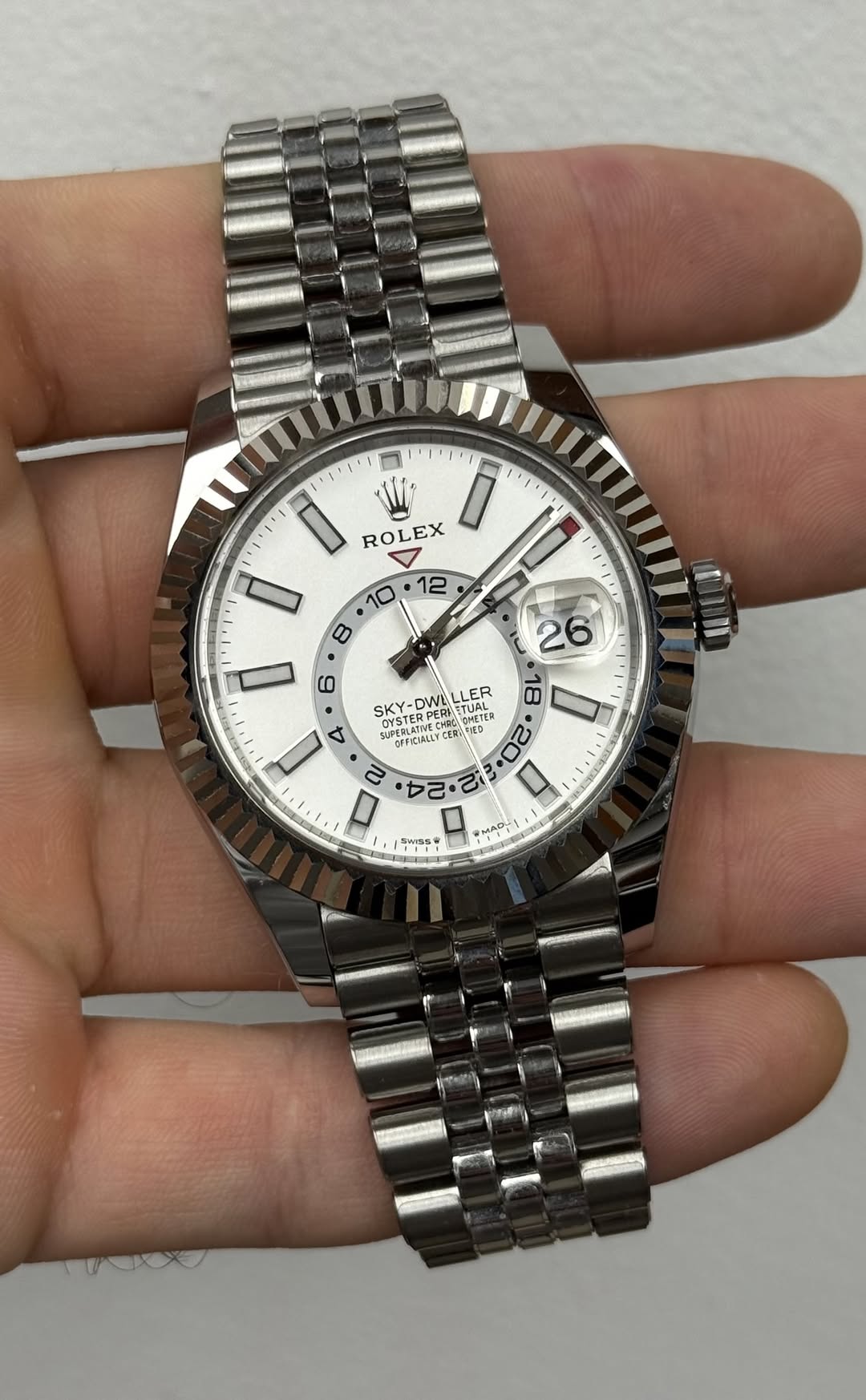May be an image of wrist watch and text that says '١١ '1 יויוי W ROLEX ' יוין 12 ' 0 8 זיויוי D 2 26 m L I 4 LLER SKY- -DWL SKY-DWELLER OYSTER RIPERLLTIEC ERLATIECHR ن ERPERIA…