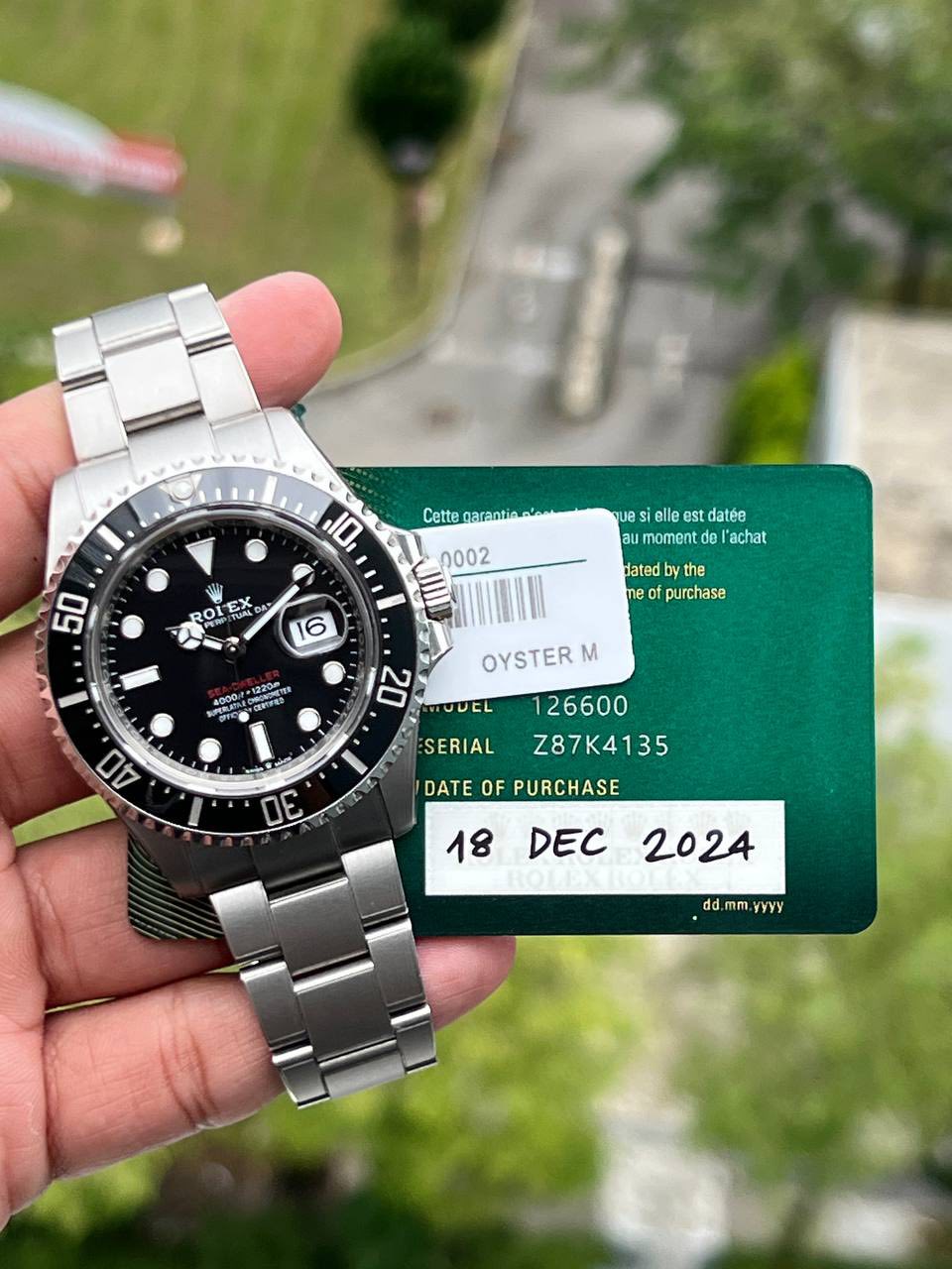 May be an image of wrist watch and text that says 'Cette garantino ROL ITURA ስተ ALD ุบ uoment.del'achat au moment del' 'achat elle lee est datée dated the ne of purchase 16 OYSTER…