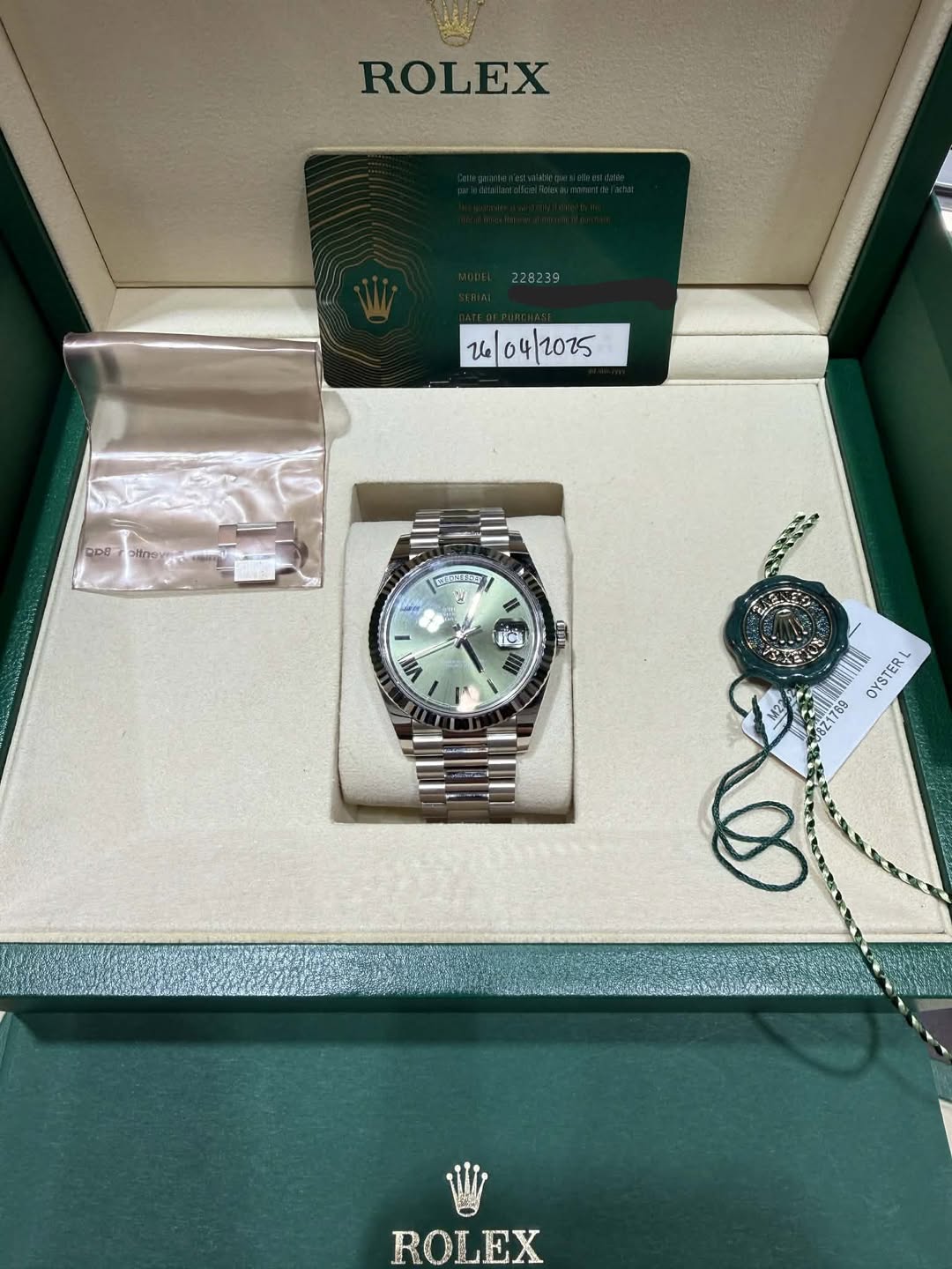 May be an image of wrist watch and text that says 'ROLEX 228239 Va 2/04/2025 DB 心 ViI Sesteg OYSTERL ROLEX EX ROI'