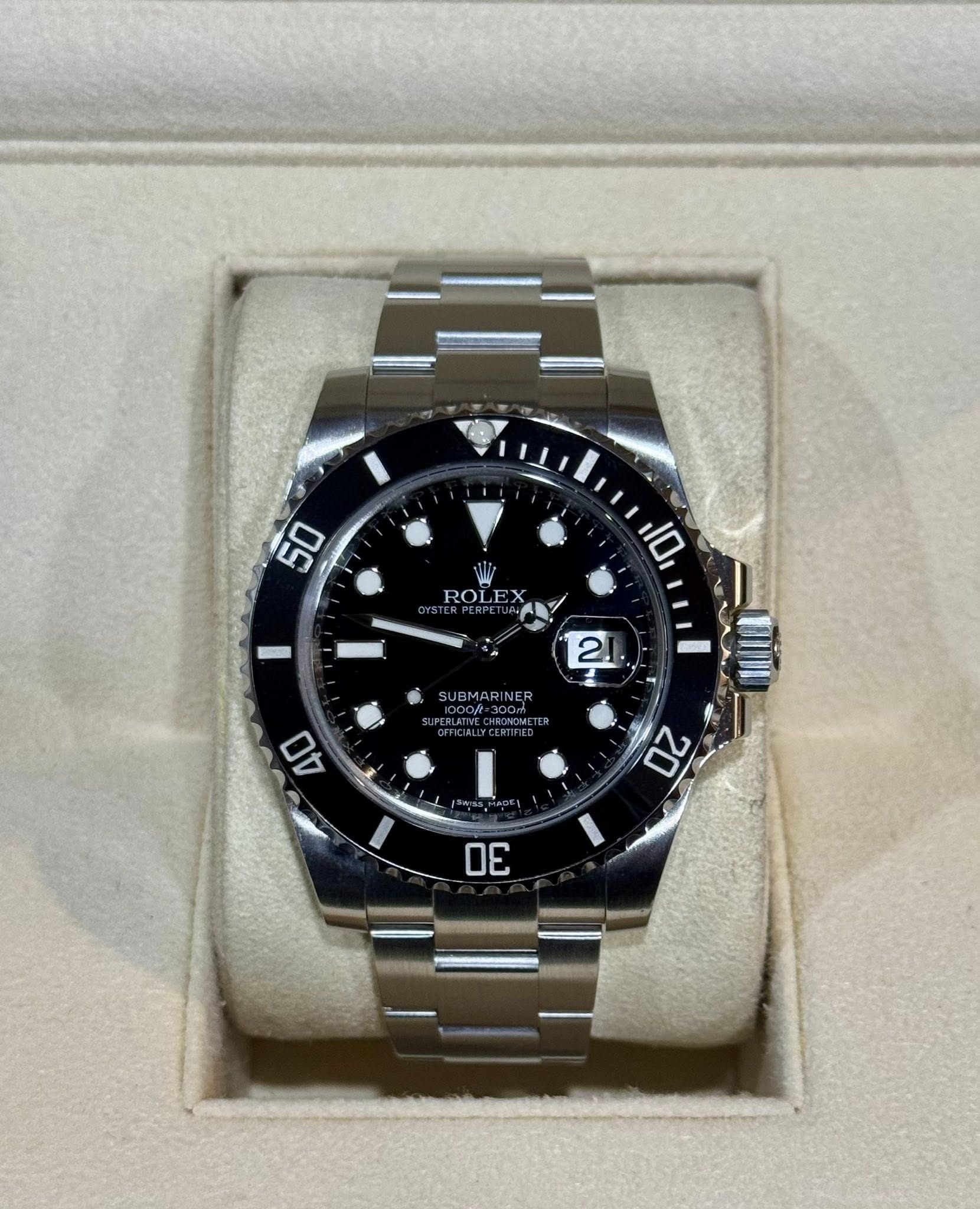 May be an image of wrist watch and text that says '50 ROLEX ROLEX EX ROLI OYSTE 10 I GUBMAR SUBMARINER NER 21 SUPERLA PERLEEM CFFCULYCERTIF RUYCERTIFIED 40 A 20 L 30'