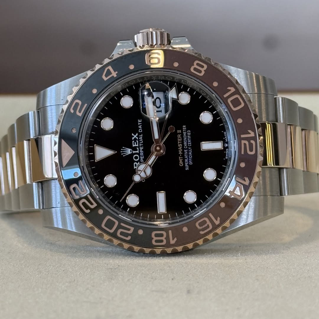 May be an image of wrist watch and text that says '6 2 8 10 S 5รุเพร 12 PERECALLY DATE EX RPE FRPETUAL ਟ02 ก R 22 18 n ® ح'