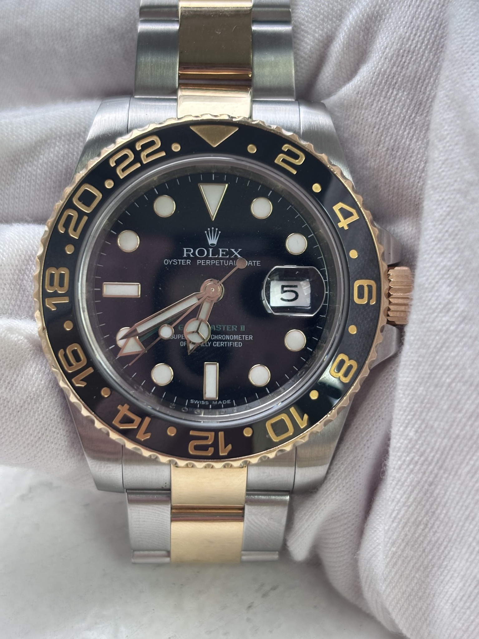May be an image of wrist watch and text that says '22. 2 • 2 ROLEX OYSTER PERPETUAL OYSTERPERPETURLATE ATE 4 18 5 PE တ HRONOME ER GERTIFIED GERTI D 6 S 14 8 L'