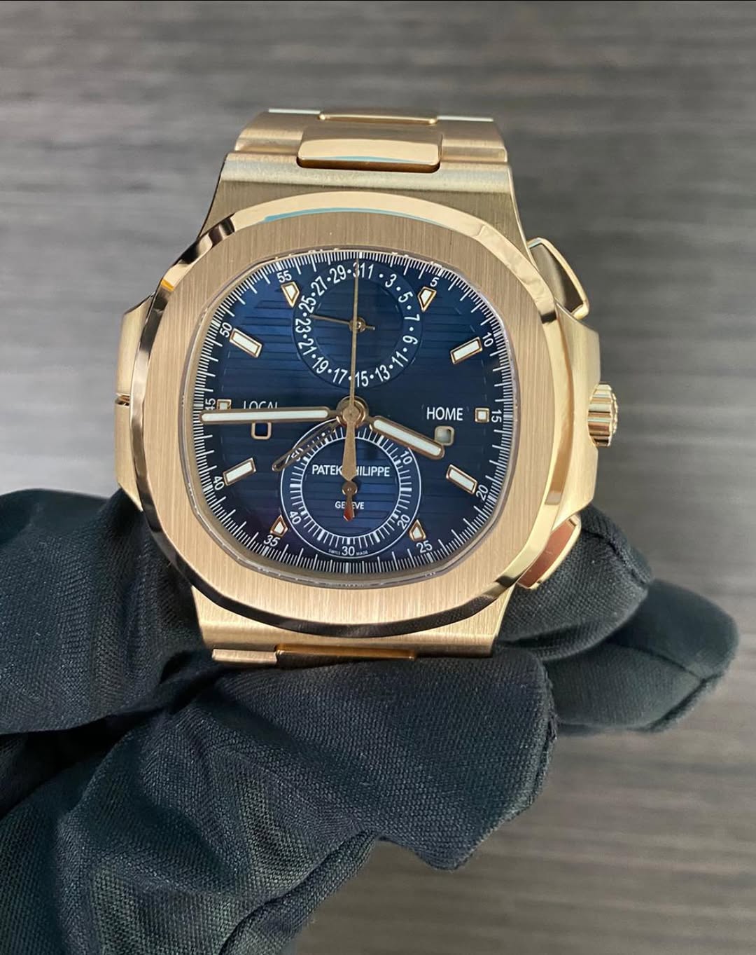 May be an image of wrist watch and text that says '3. 55 27• .25° ಜ ٥ mn ل ק OCA I 10 O U ነር PATEK O 00 ILIPPE HOME 미 Hla 20 GE EVE VE 40 S 20 आ 2 30'