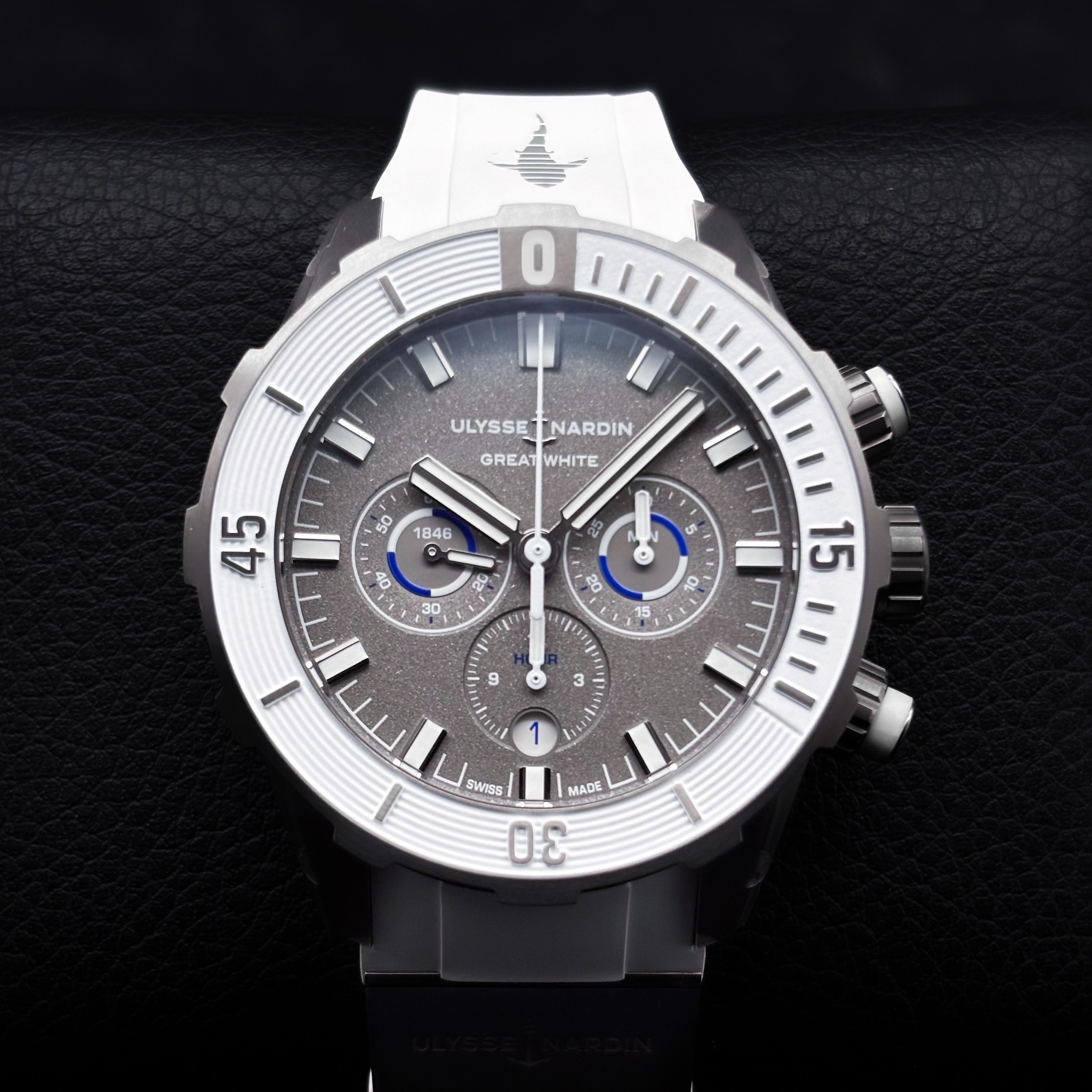 May be an image of wrist watch and text that says '0 I ULYSSETNARDIN NARDIN ULYSSE GREAT WHITE 1846 s - اس O0 Μ + 2 ៣ 30 20 R ot ባ 15 15 တ မ SWSg 있어 LACE ٣ ΠAC 30'