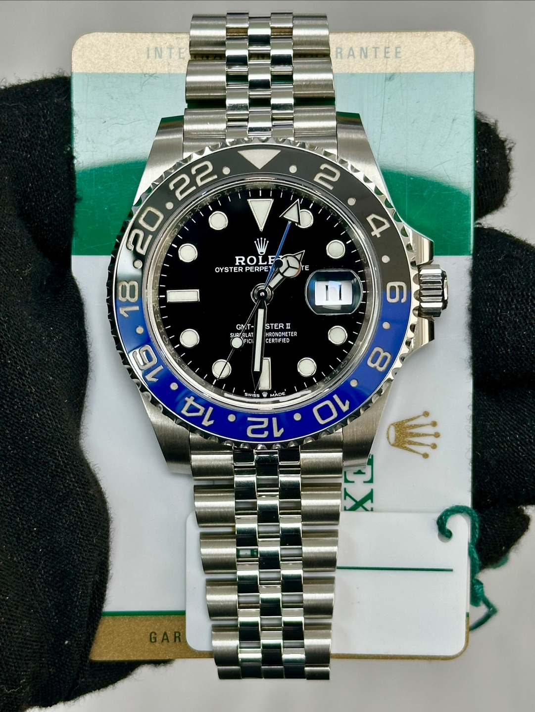 May be an image of wrist watch and text that says 'INTE RANTEE 2 22 20 ROLE LE F OYSTERPERPE OYSTER PERPE 4 TE 18 GMT- SARA 6 STERD HRONCNETE HEONSMETER TER CERTIFIED CERTFIFR…