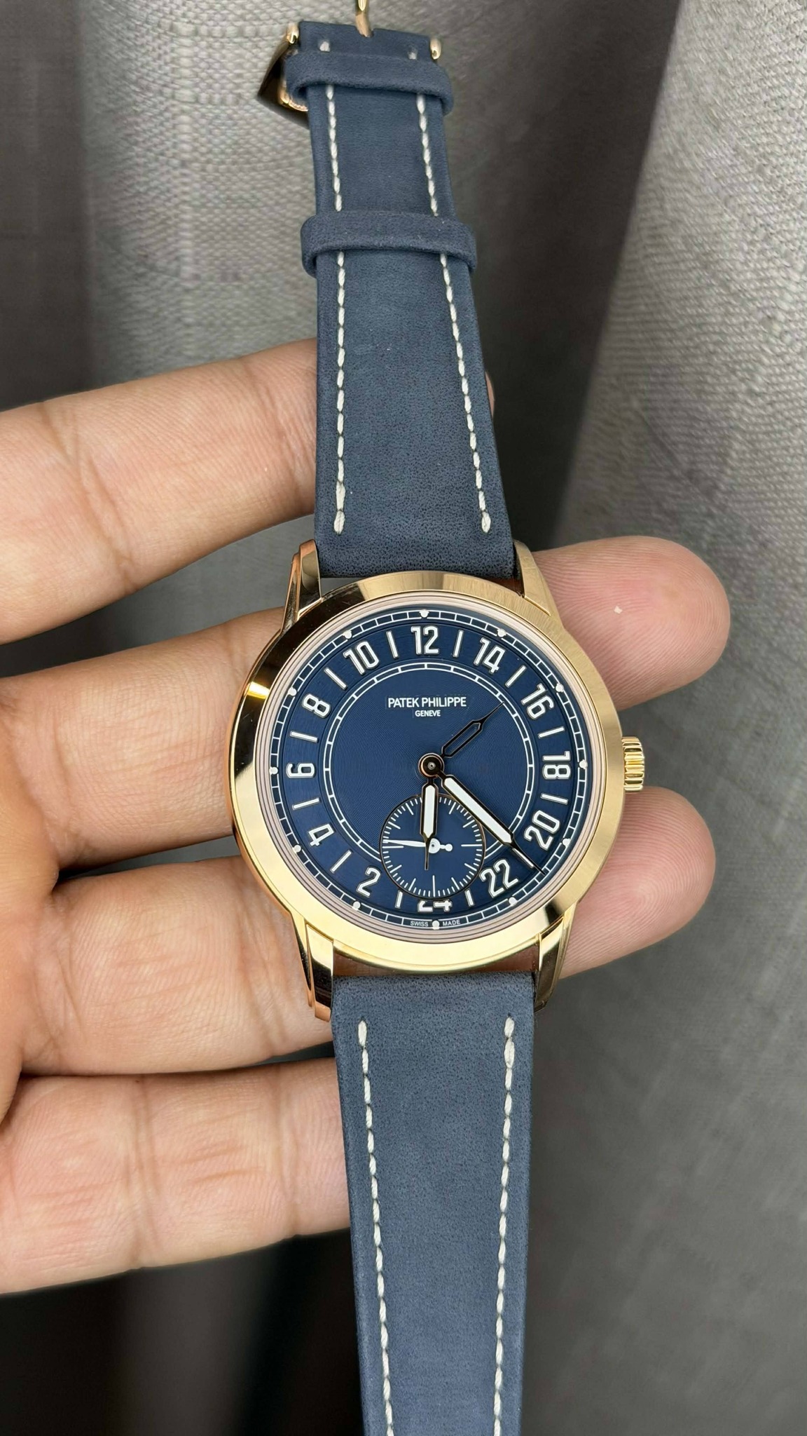 May be an image of wrist watch and text that says 'Ta 12 10 8 PATEK PATEKPHILIPPE ILPPE POEE 6 131일14 παη 14 16 18 a 20 / BL C G 4 2 三 ミ'