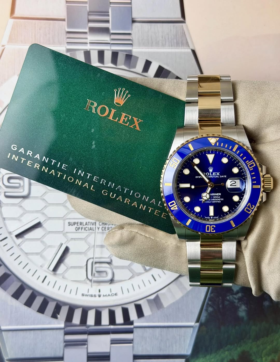 May be an image of wrist watch and text that says 'อม 0 ስ LEX மன. CTALDA ATE 2 ROLEX INTERNATIONAL INTERNATIONA GARANTIE GARANTIE இ GUARANT SUPERLATIVE CHMON OFFICIALIY…