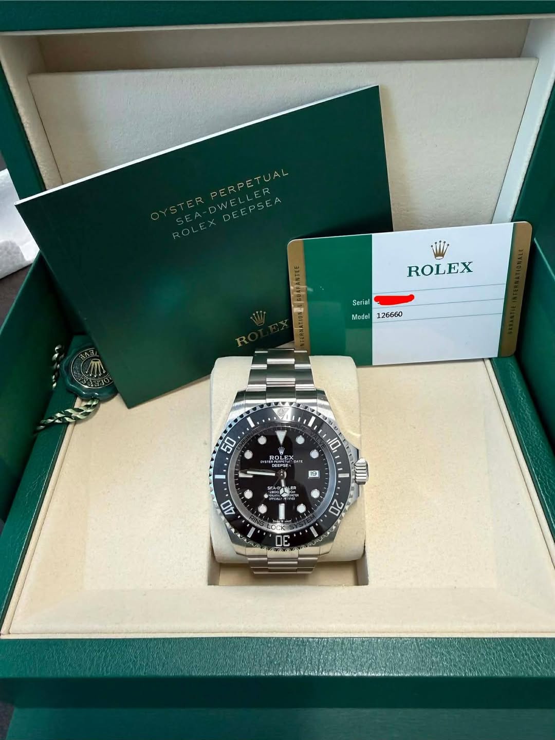 May be an image of wrist watch and text that says 'PERPETUAL AL OYSTER SEA ROLE ROLEXO WELLER OYELLCA DEEPSEA ROLEX Serial 126660 Model 50 ۱1 10 ROLEX OLE 田料は G LALPSE - 国 ご AO 20…