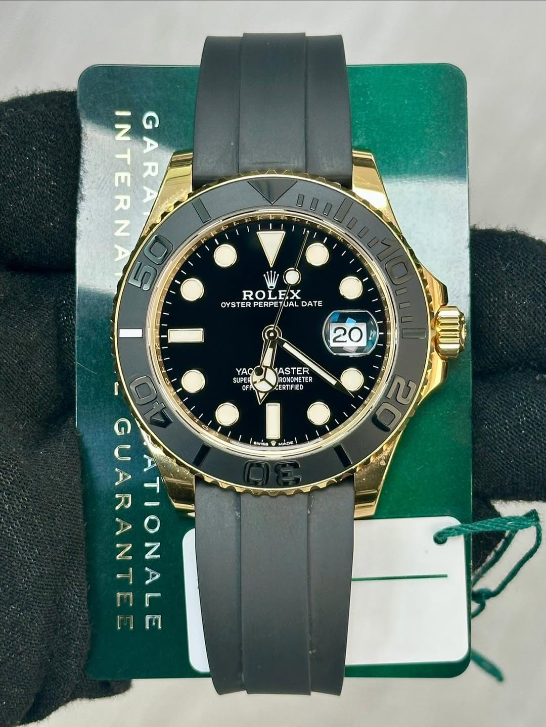 May be an image of wrist watch and text that says 'GARA Δ. INTERNA N 5 ROLEX E.X RO OYSTER OYSTERPERPETUALDATE OYSTERPERPE PERPETUAL TUAL DATE PERPE I 20 YACOTASTER YAC MASTER…