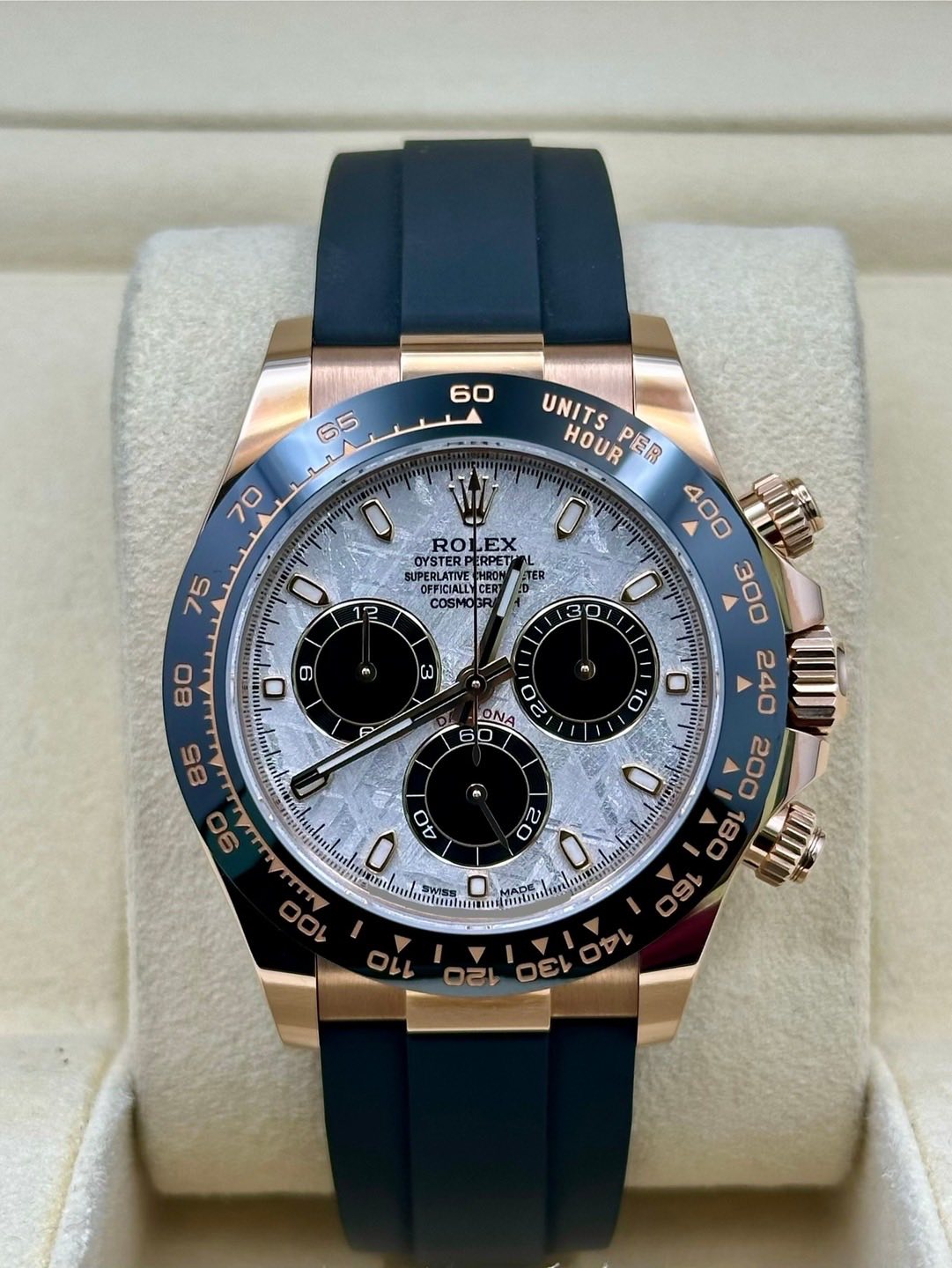 May be an image of wrist watch and text that says '60 65 اله 70 ROL ROLEX EX OYSTERP ERPETI SUPERLATIVE DEFICIAL a COSMO m 80 ω m) D ONA O ٢ م 50 10 UNITS HOUR PER A E 180 160 S…