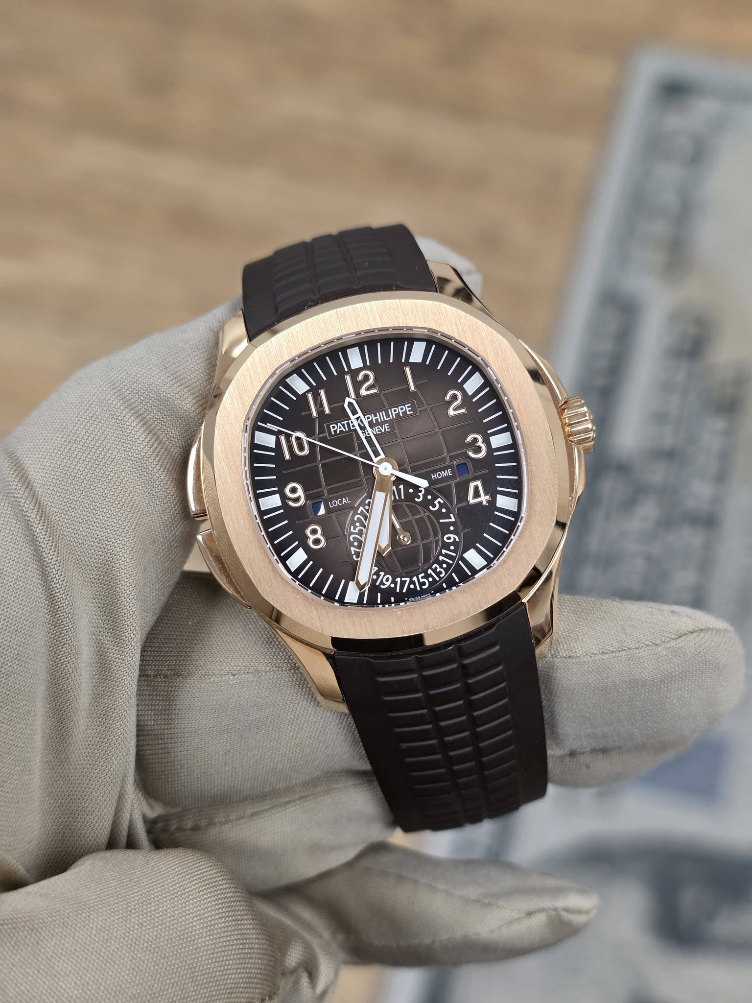 May be an image of wrist watch and text that says '1 1 2 PATE PHILIPPE LIPPE NEVE V ل WOWE 11 9 4 LOCAL م 4 ۷ '