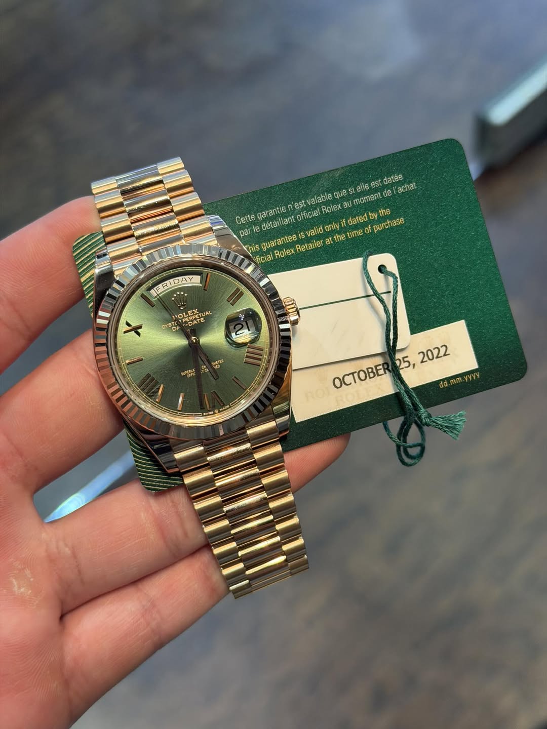 May be an image of wrist watch and text that says 'achar moment ne e est datée Cette his nquarteda garantie nest alable qua detaillant guarantee valid oficiel Rotex datedby the pa…
