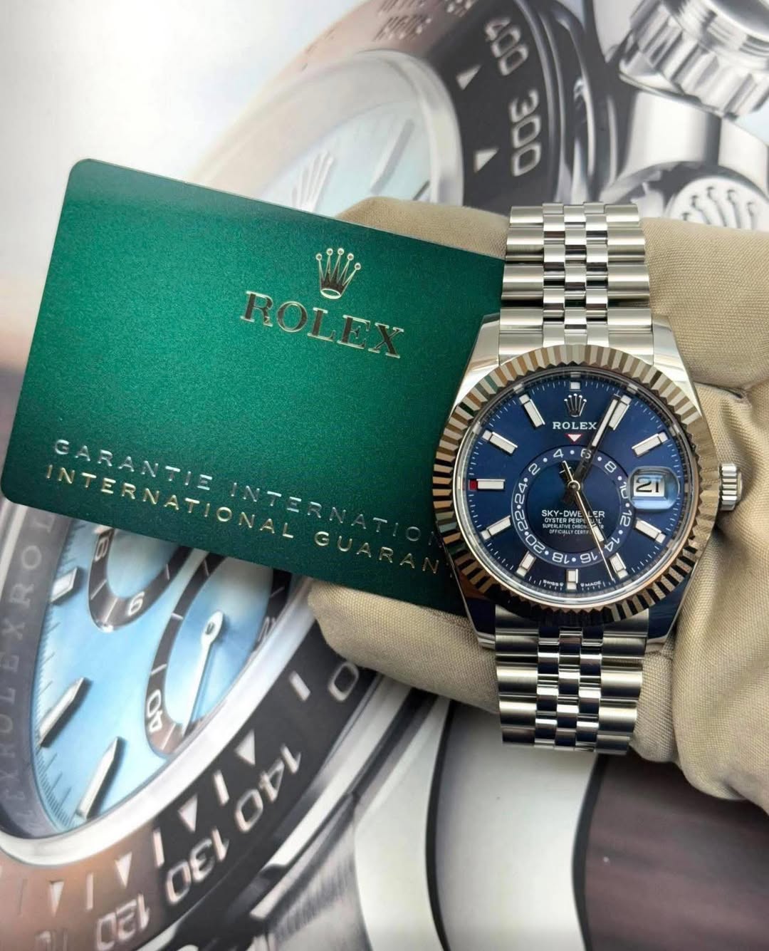May be an image of wrist watch and text that says '300 TiliA ١أأل GARANTIE ROLEX EX 4 • 2 6 B "0 T 21 KY SKY-D DW DWE पन 07 12 0 ហា ไก 7 日レ タレ ٣ am ገገያ م U 100 OE CEL'