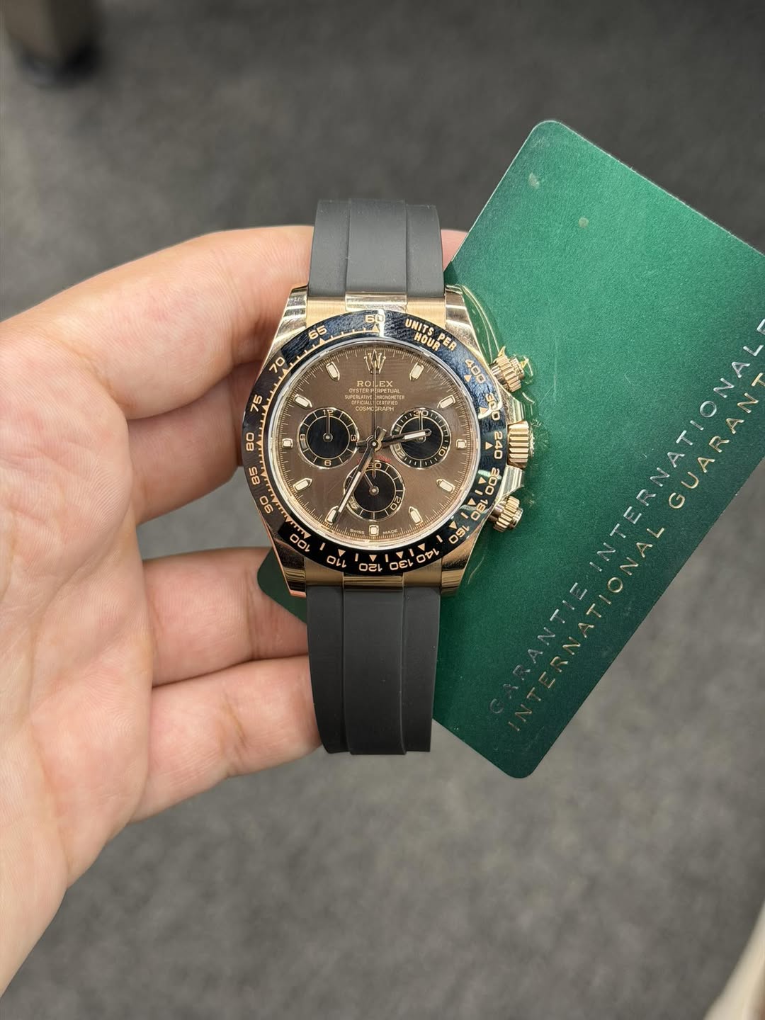 May be an image of wrist watch and text that says '65 70 UNITS HOUR HQU PER 400 75 0 COIE LEX NYOAA ACENA NEKD 0 80 G 0O O 240 200 0O KIh TEO 0S 2O 60 己 DEL 4 OA い MY'