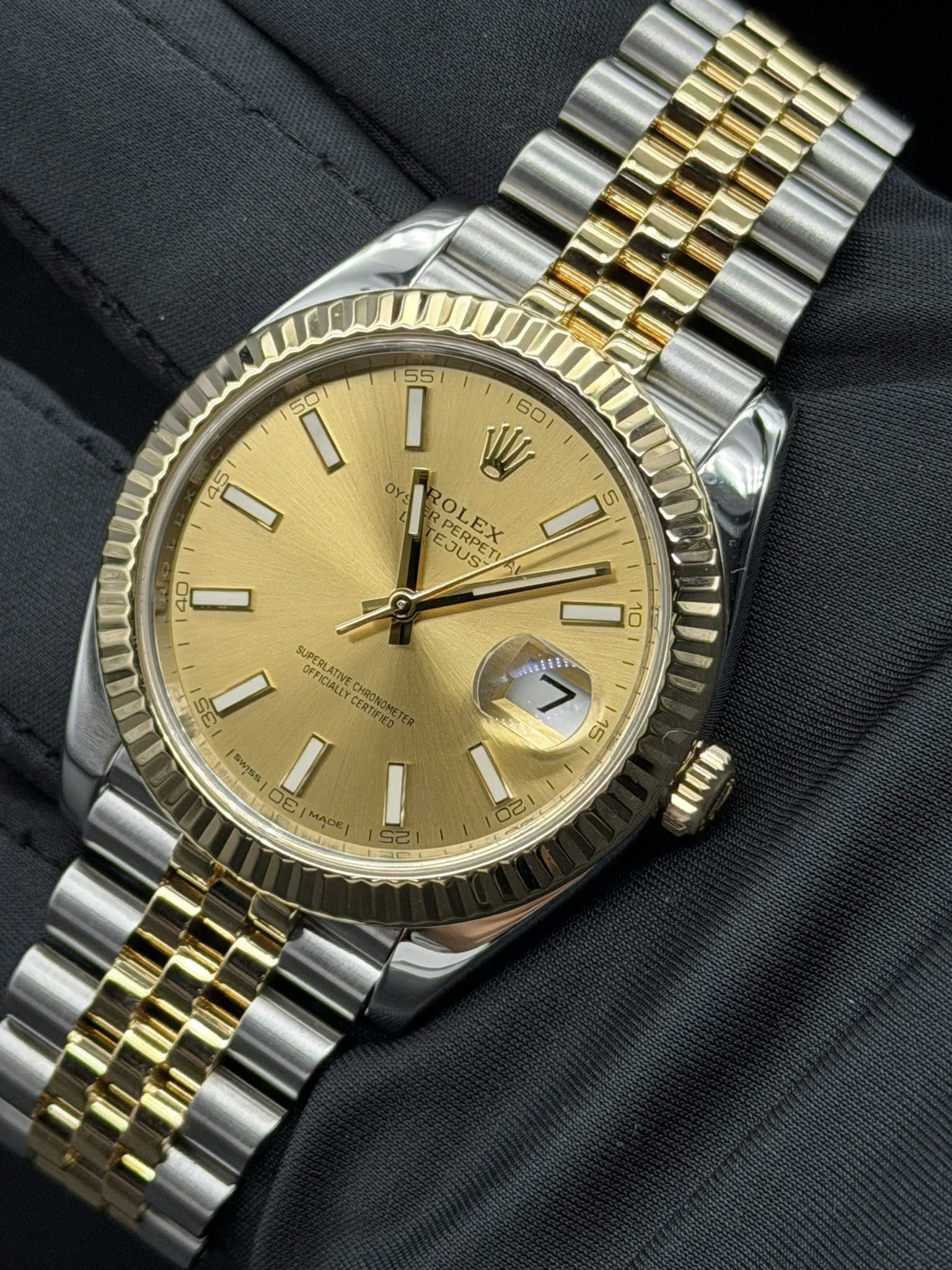 May be an image of wrist watch and text that says '50 45 I 40 55 I 60 W ROLEX ERPET PETI EJUS PEDEX PERPET 5 10 SUPERLATIVE EPLATIVE CEFMATIVE OFFICIALLY CERTIFIED cKфoe CΗΘΝM OElE…