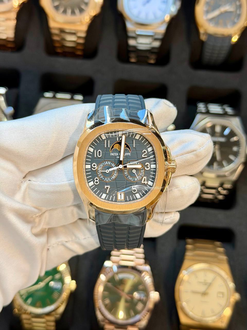 May be an image of wrist watch and text that says 'PATEK IPPE PiE |1 10 9 ΝΟ .JA *4 そ AN ۱ 2 3 1 TUE HU 20 2 ထ JU'