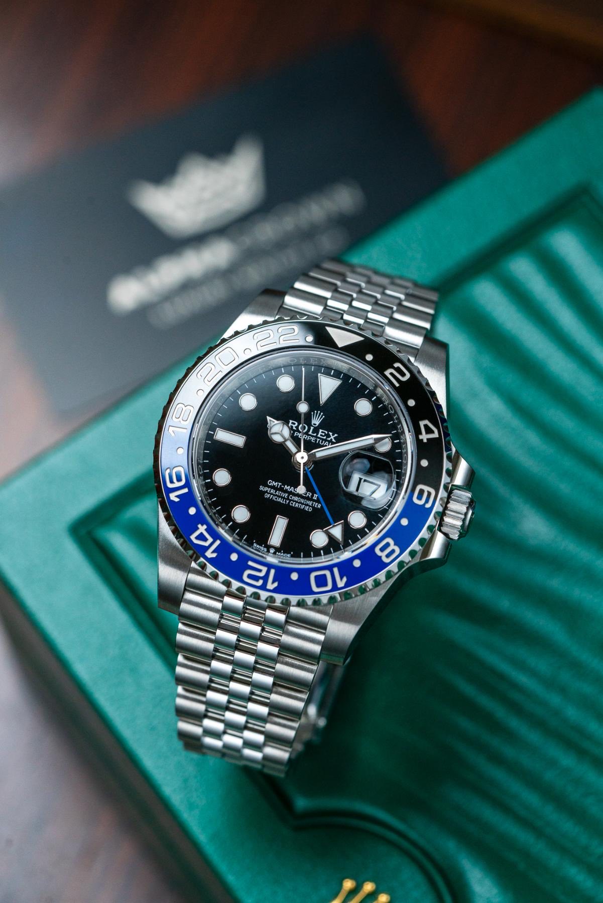 May be an image of wrist watch and text that says ' ROL ROLEX X '